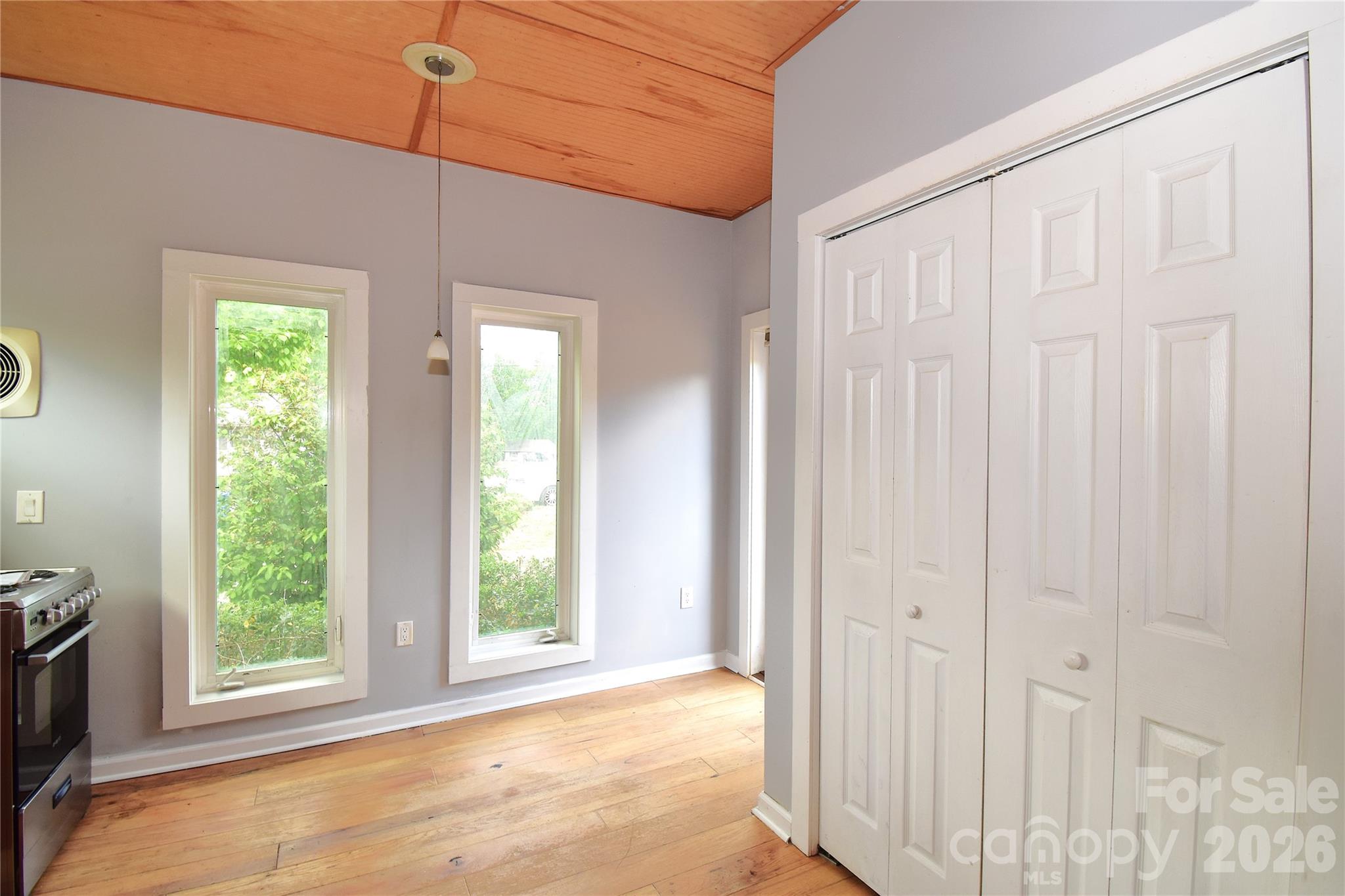 6 Belvedere Road — Asheville
