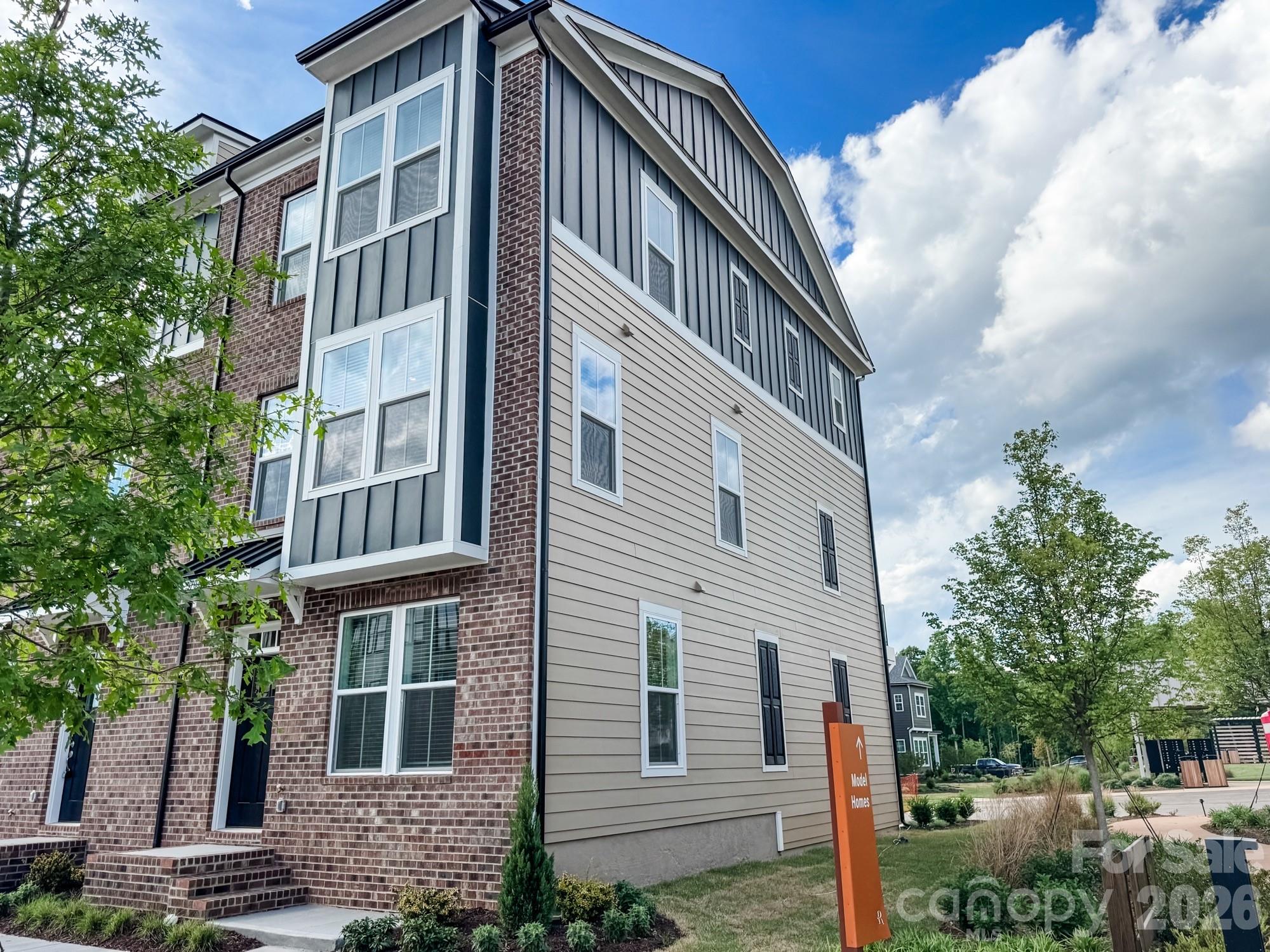 3102 Middle Street — Charlotte