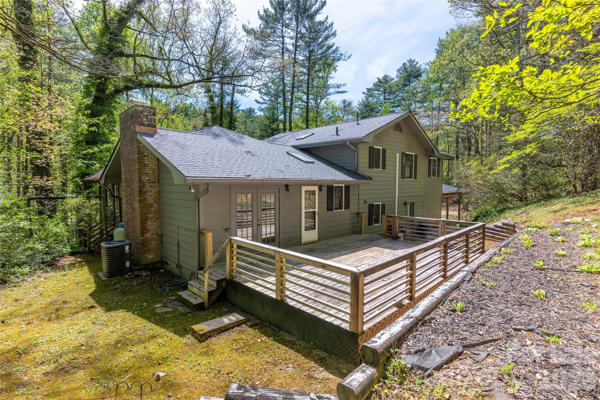 138 Stillwagon Lane — Cedar Mountain