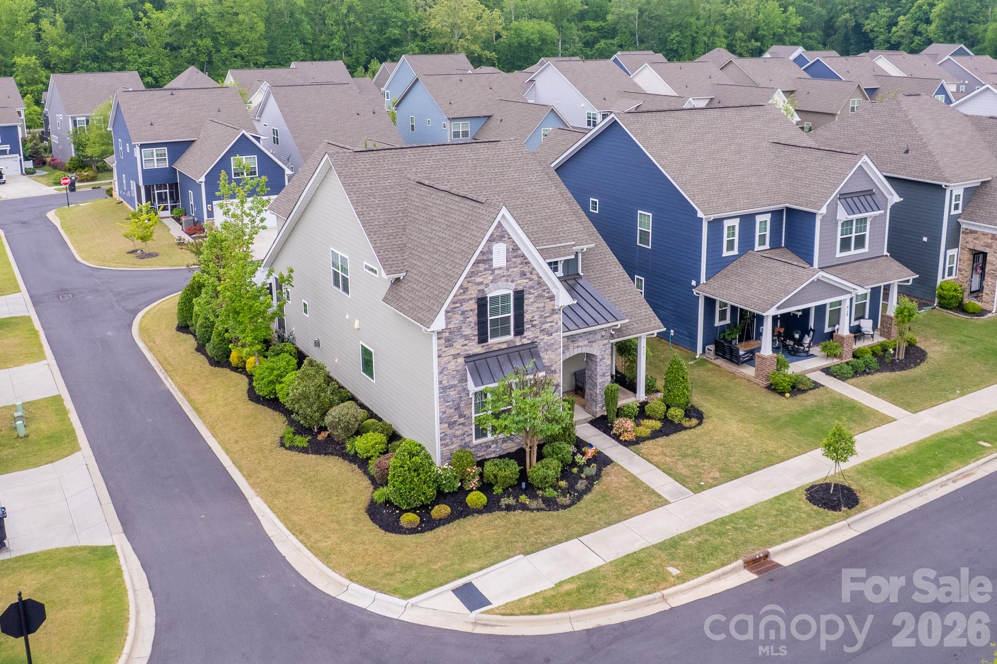 432 Hudson Place — Davidson