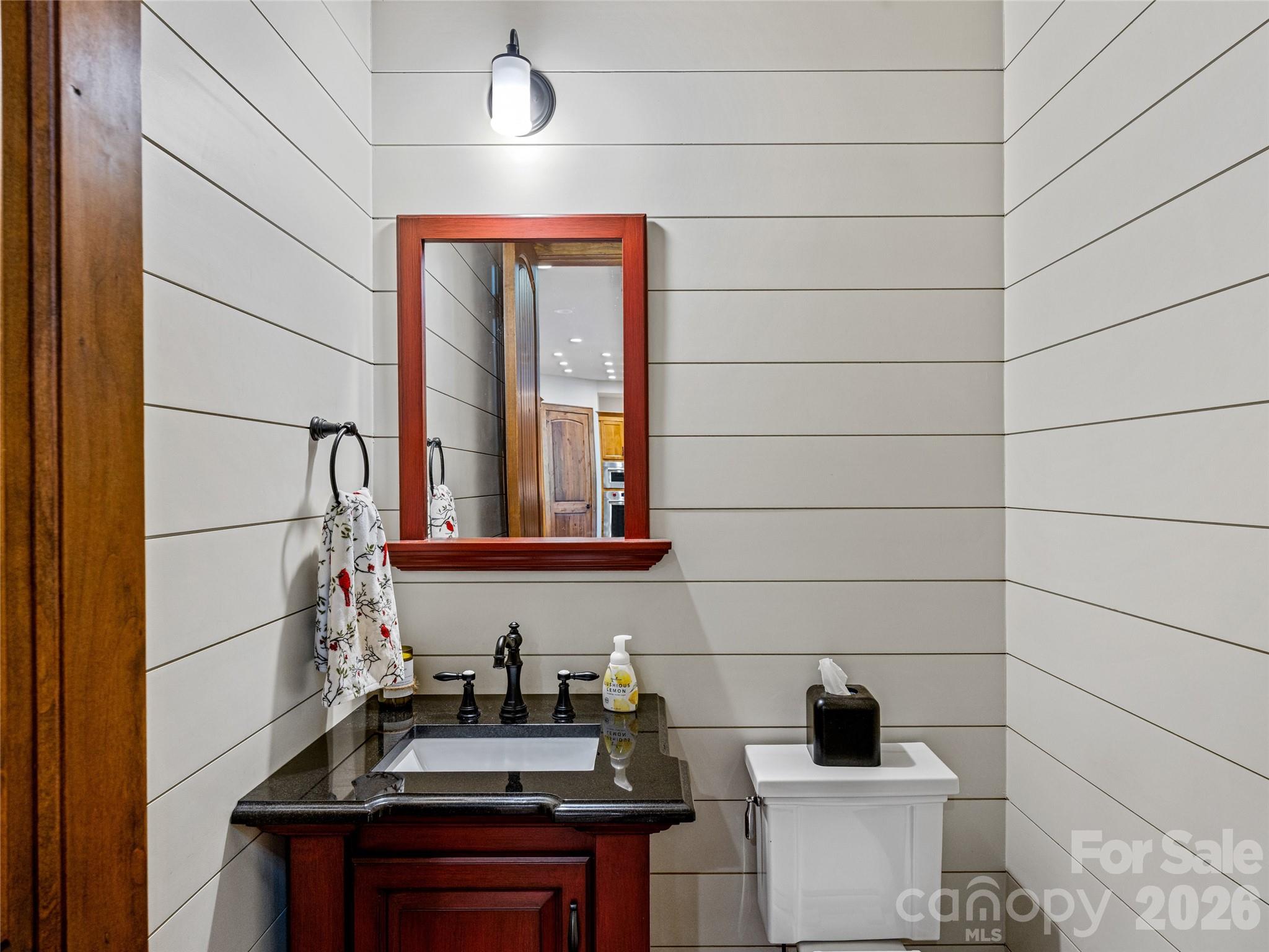 64 Bee Tree Way — Lake Toxaway