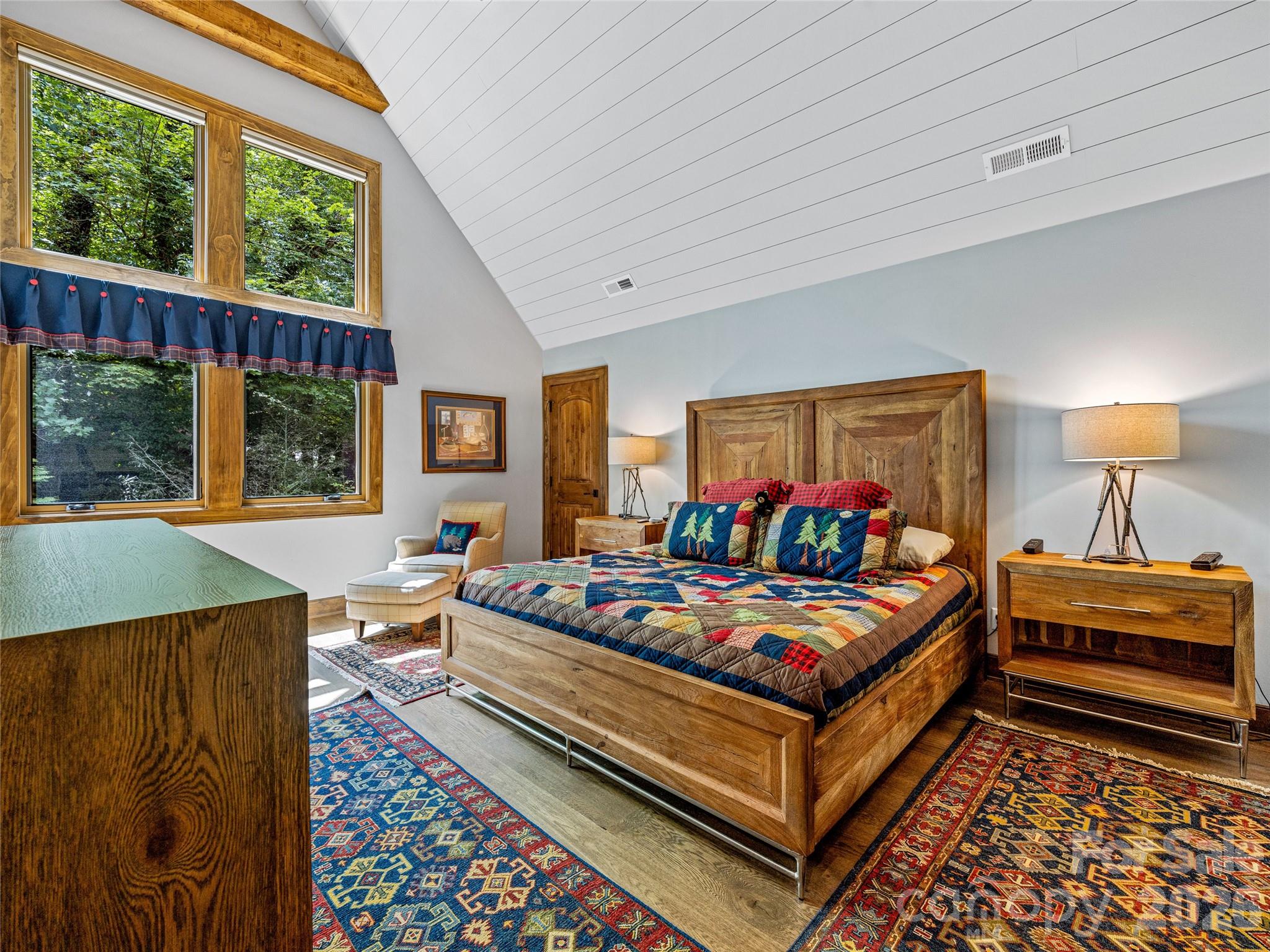 64 Bee Tree Way — Lake Toxaway