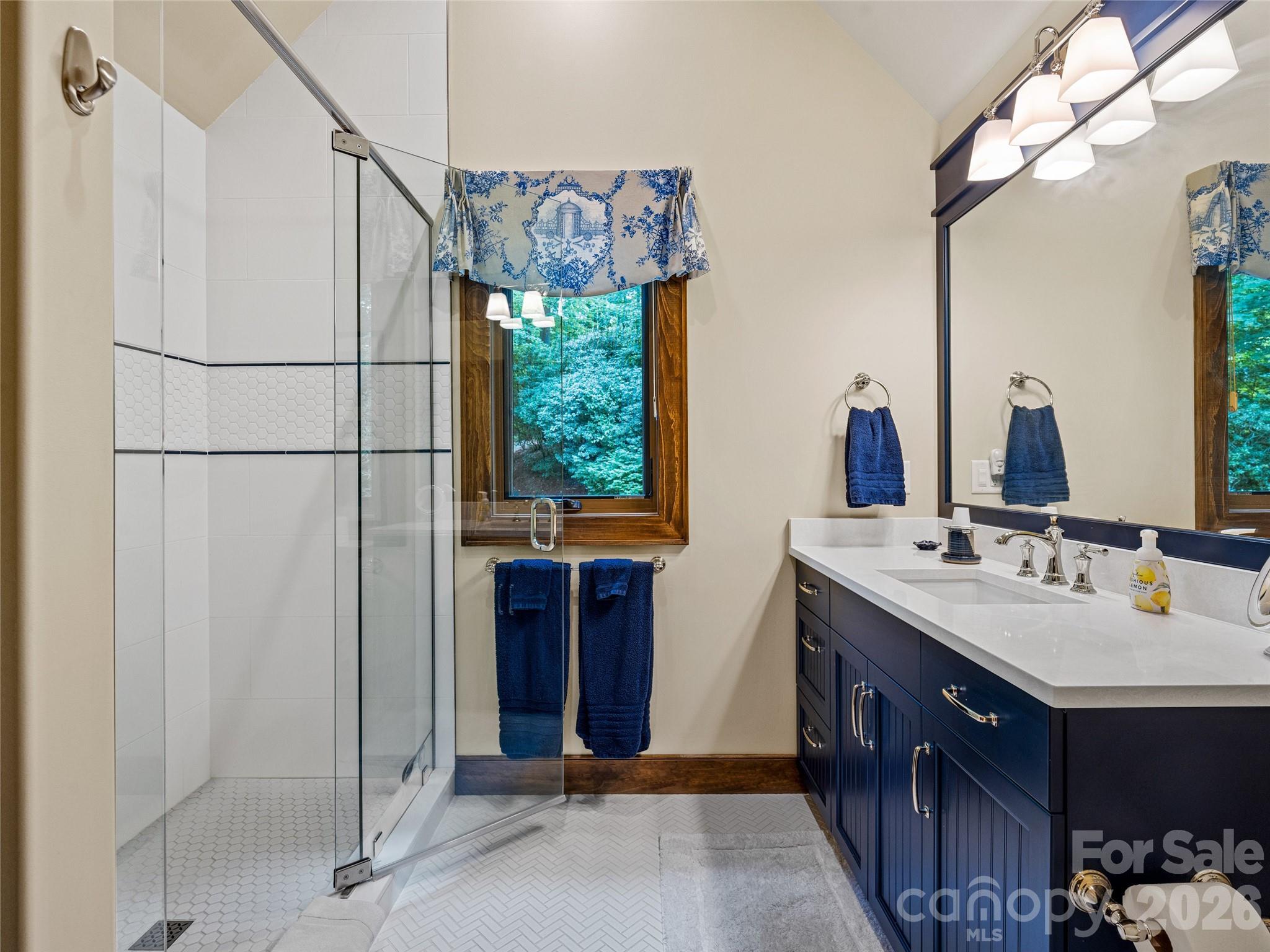 64 Bee Tree Way — Lake Toxaway