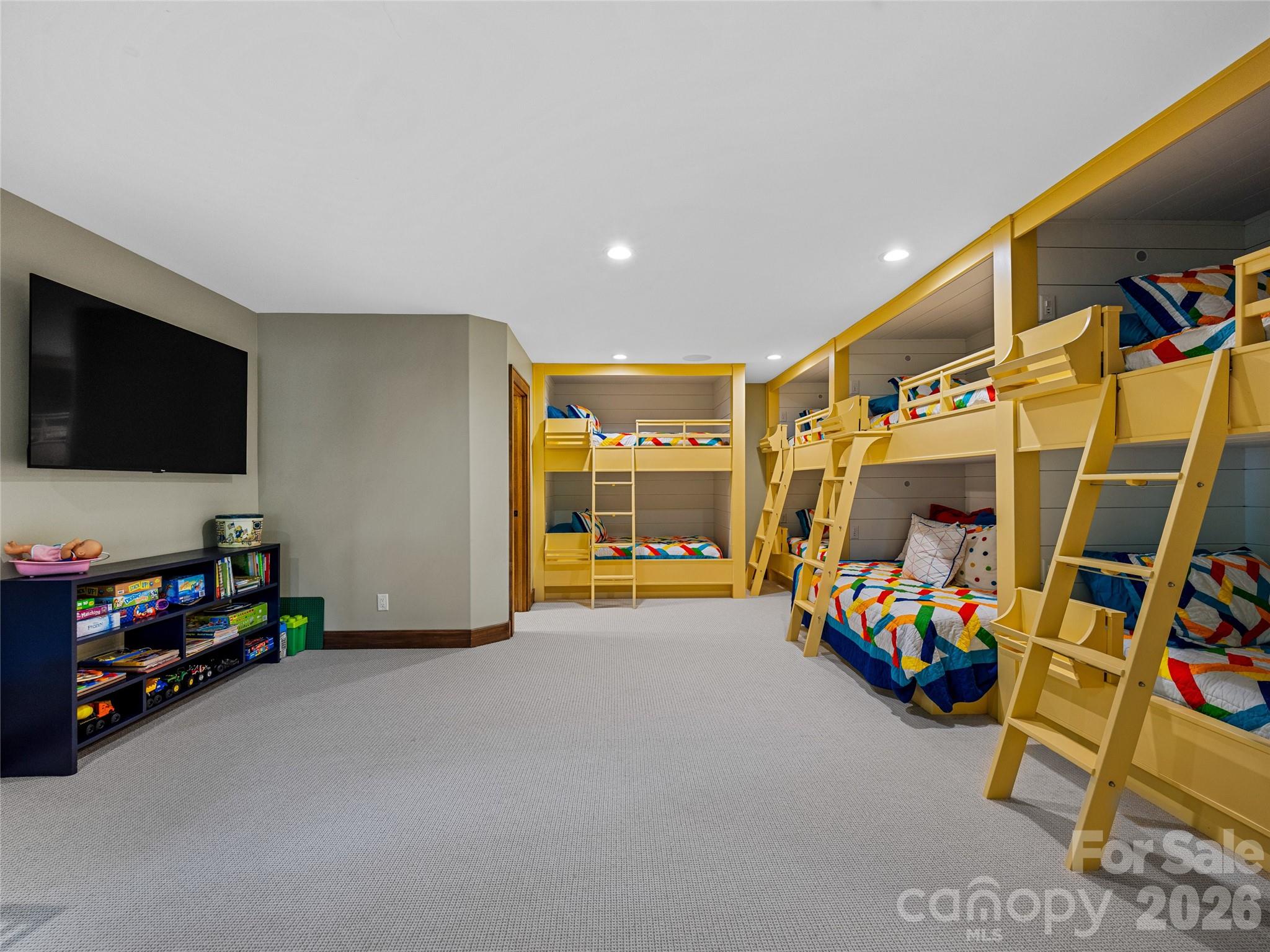 64 Bee Tree Way — Lake Toxaway