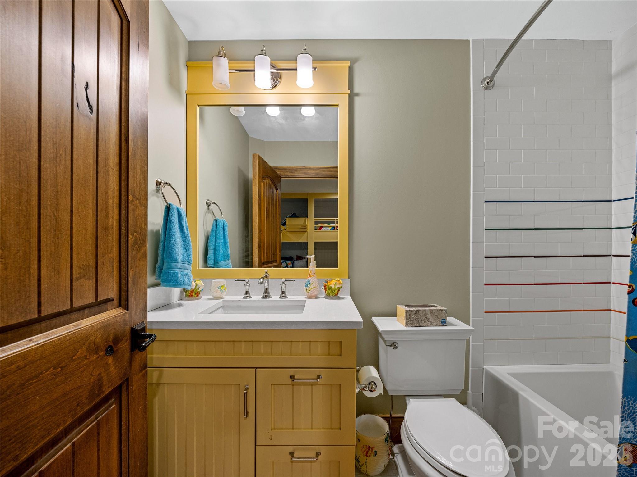 64 Bee Tree Way — Lake Toxaway