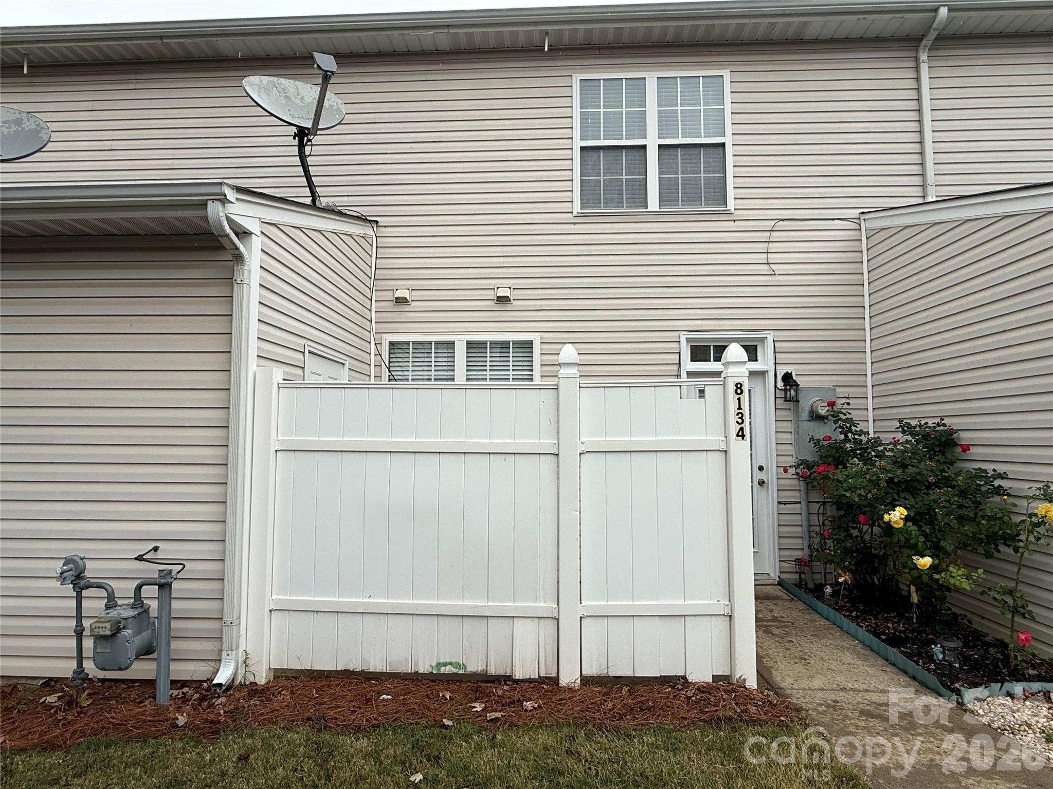 8134 Kings Creek Drive — Charlotte