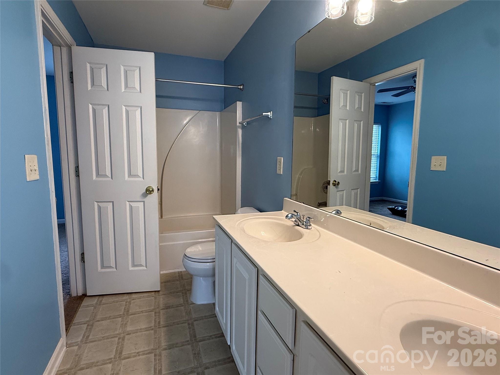 8134 Kings Creek Drive — Charlotte