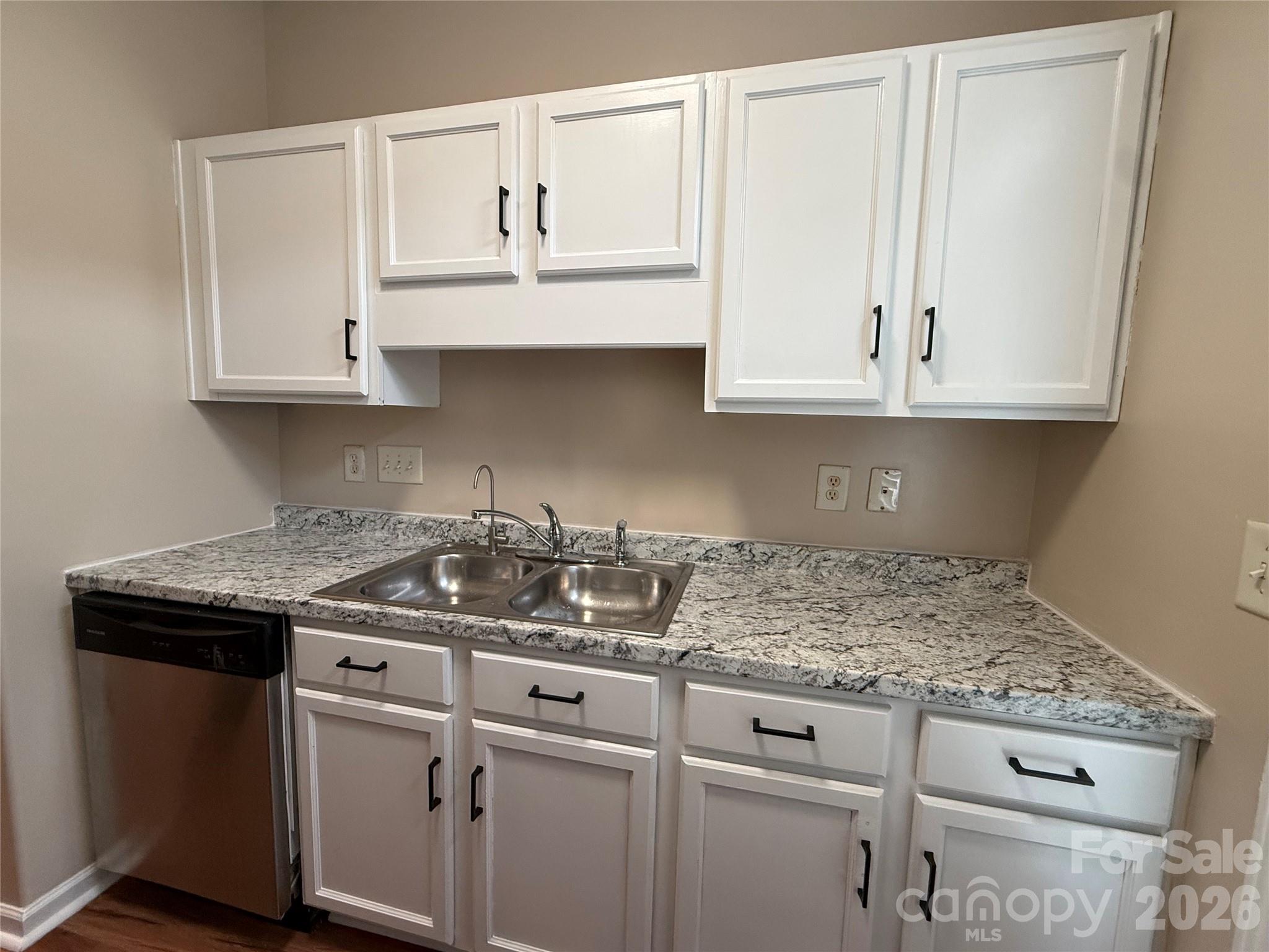 8134 Kings Creek Drive — Charlotte