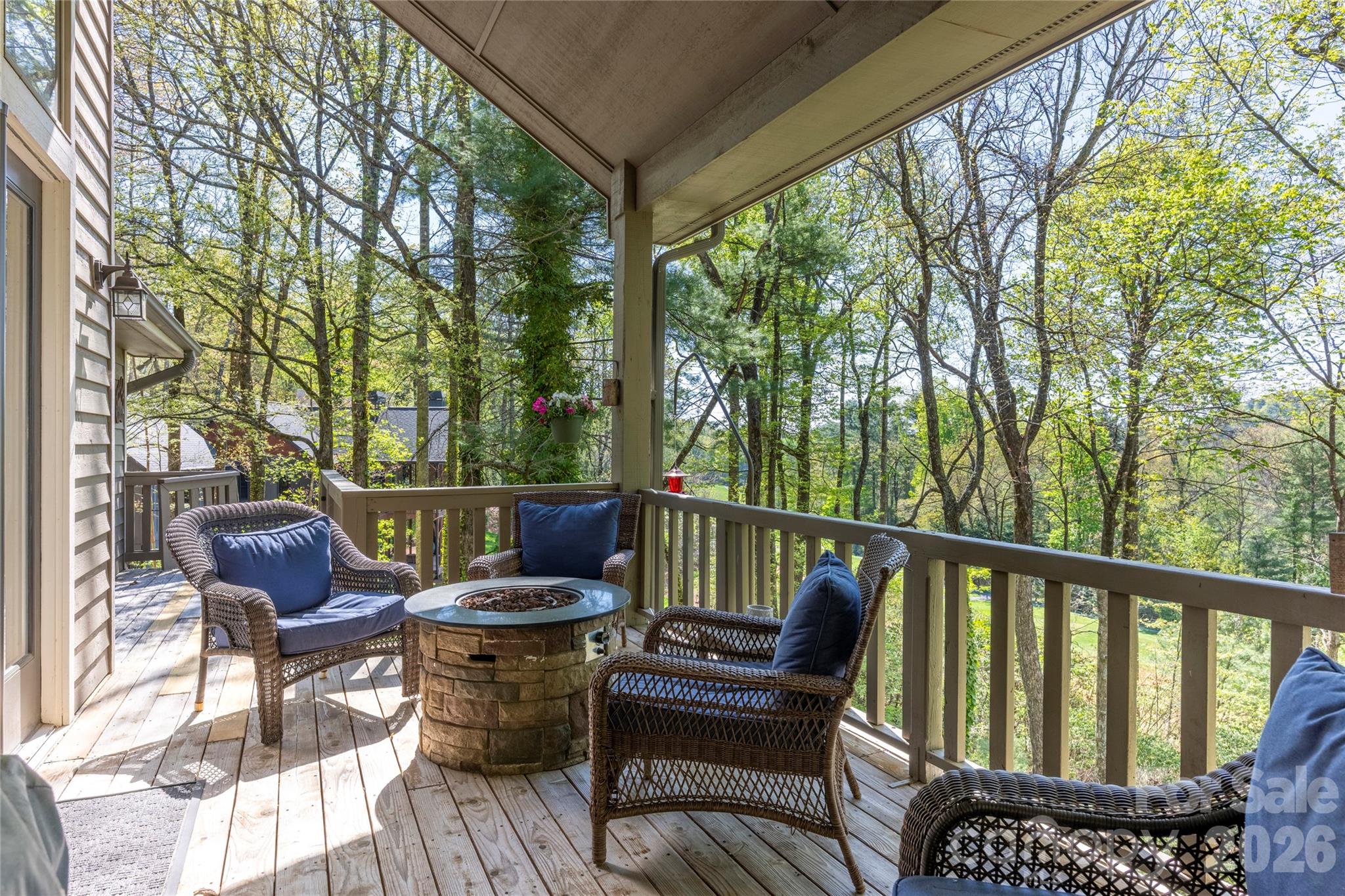 516 Cherokee Trace — Lake Toxaway