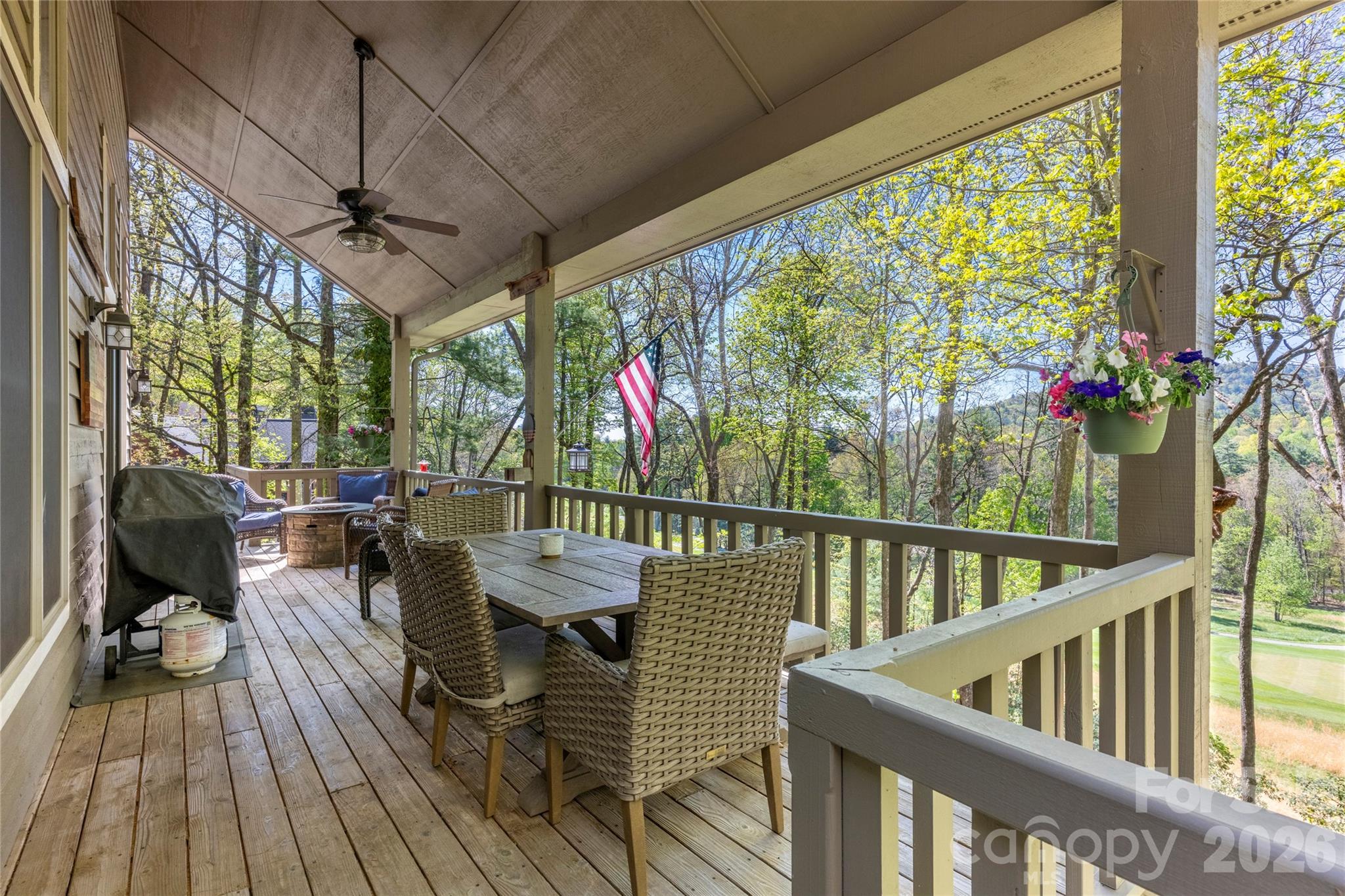 516 Cherokee Trace — Lake Toxaway