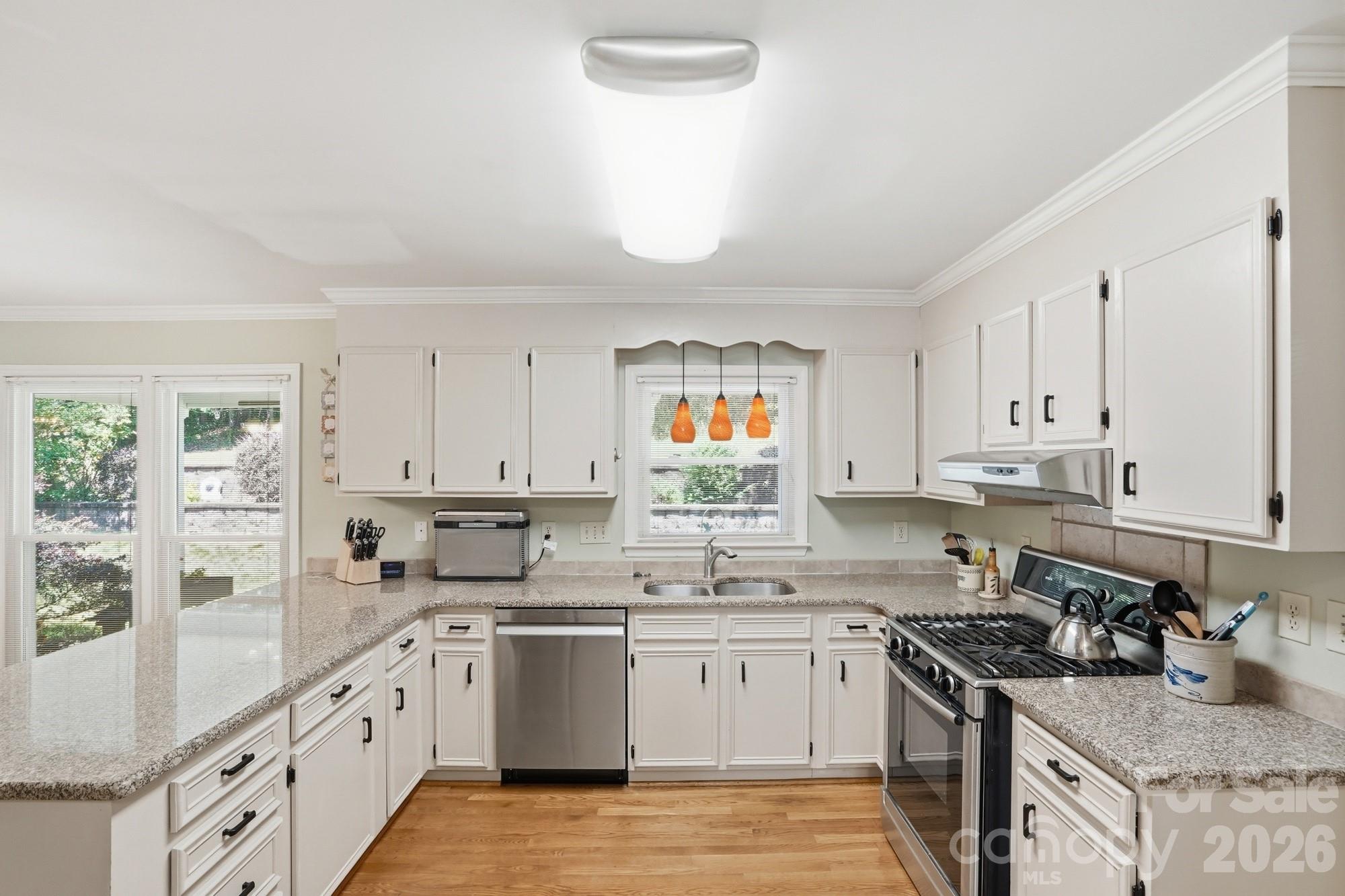 269 Charter Oak Court — Mooresville