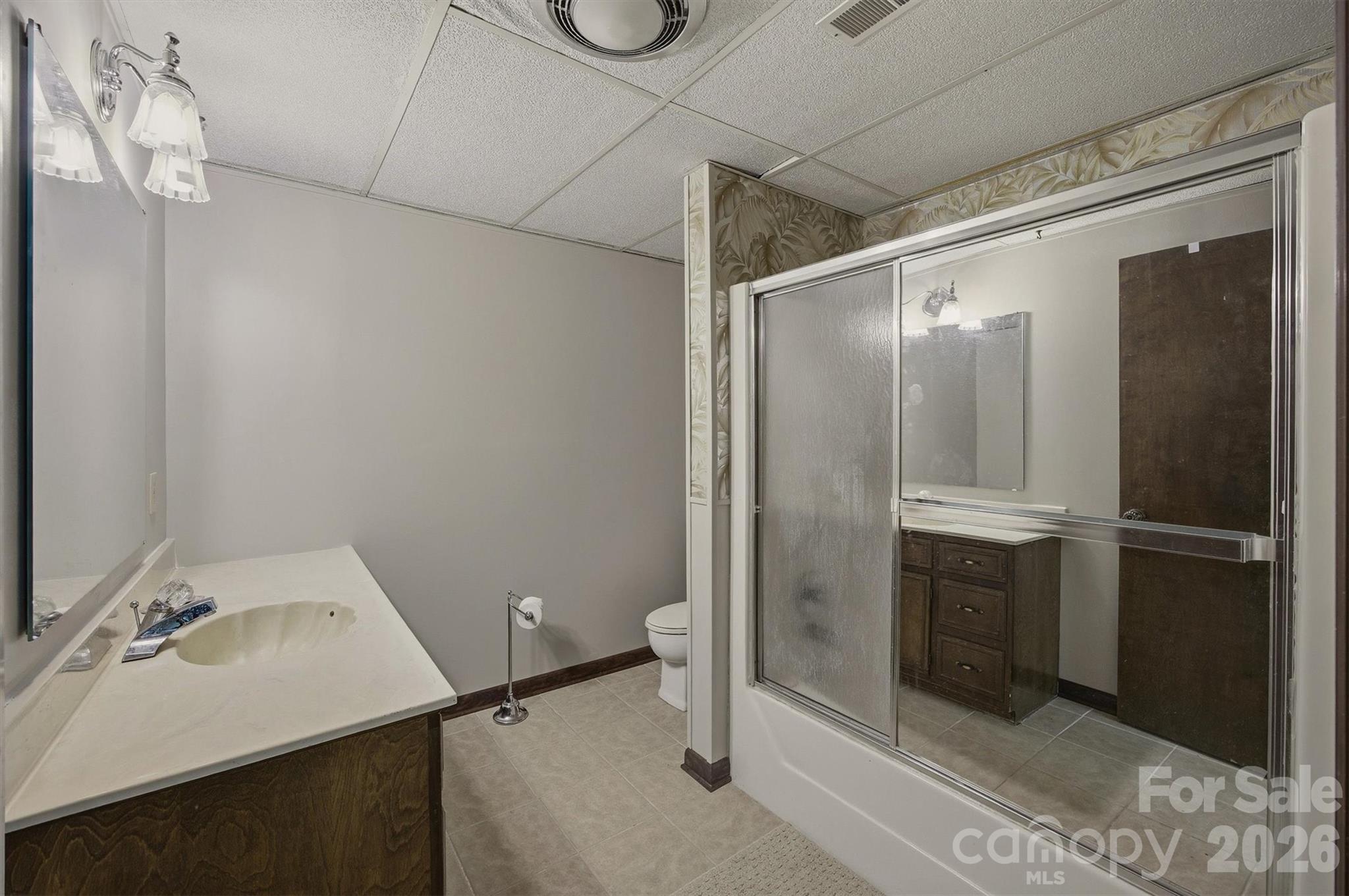 2718 Arden Drive — Lenoir