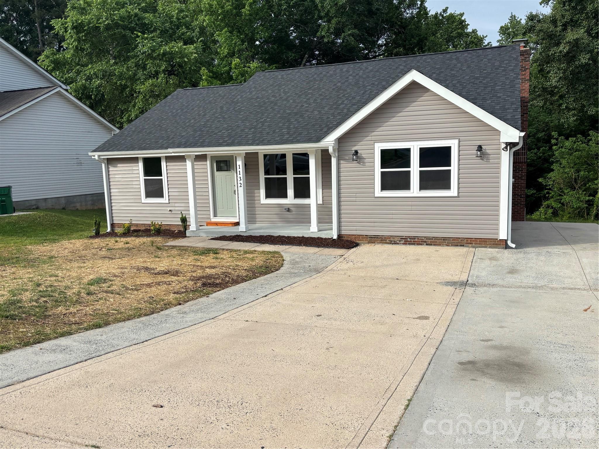 1132 Farmfield Lane — Charlotte