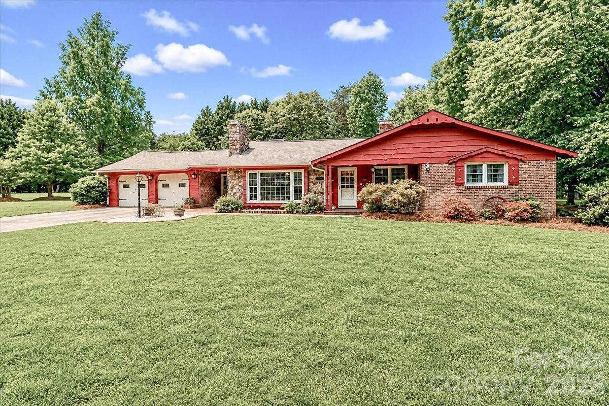 111 Wildflower Lane — Statesville