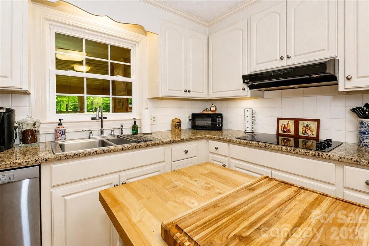 111 Wildflower Lane — Statesville
