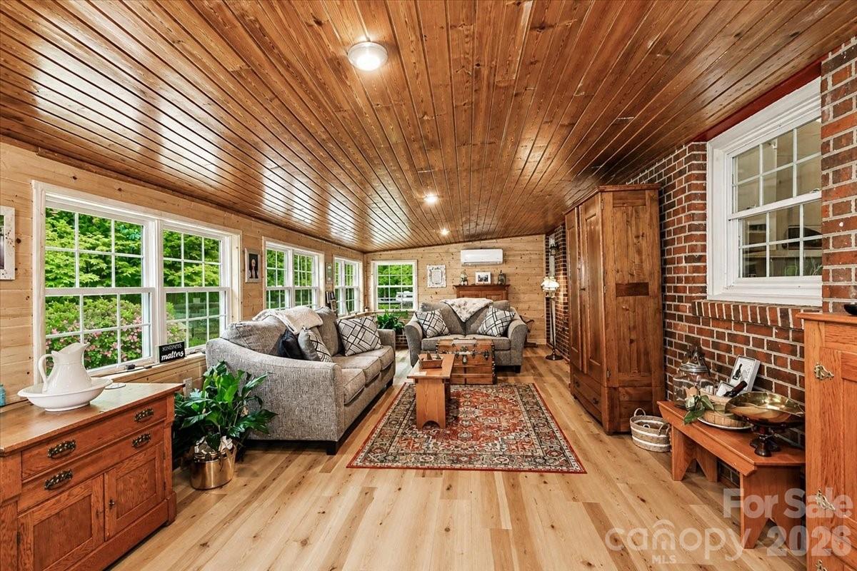 111 Wildflower Lane — Statesville