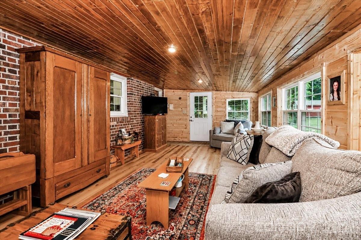111 Wildflower Lane — Statesville