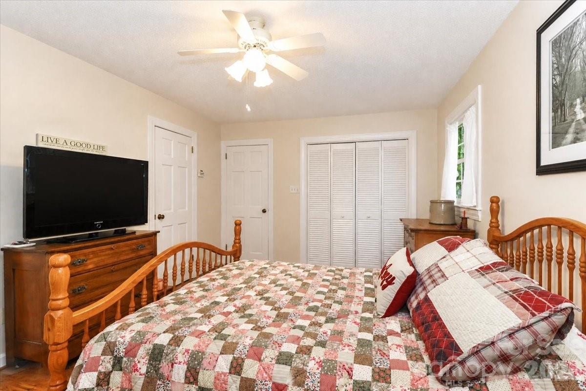 111 Wildflower Lane — Statesville