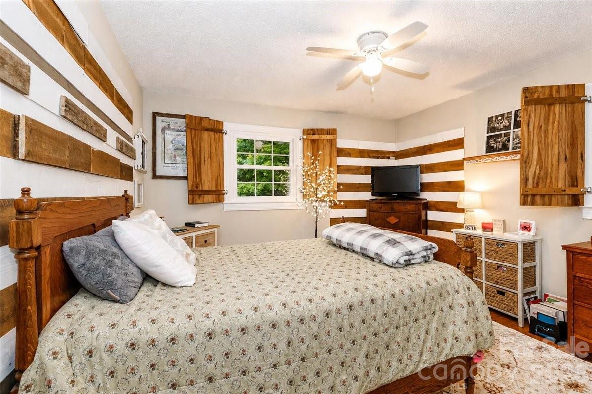 111 Wildflower Lane — Statesville