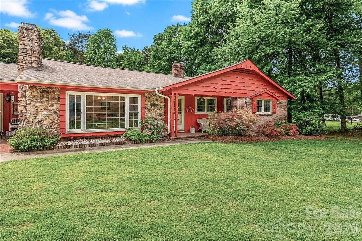 111 Wildflower Lane — Statesville