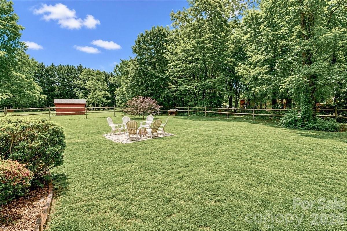 111 Wildflower Lane — Statesville