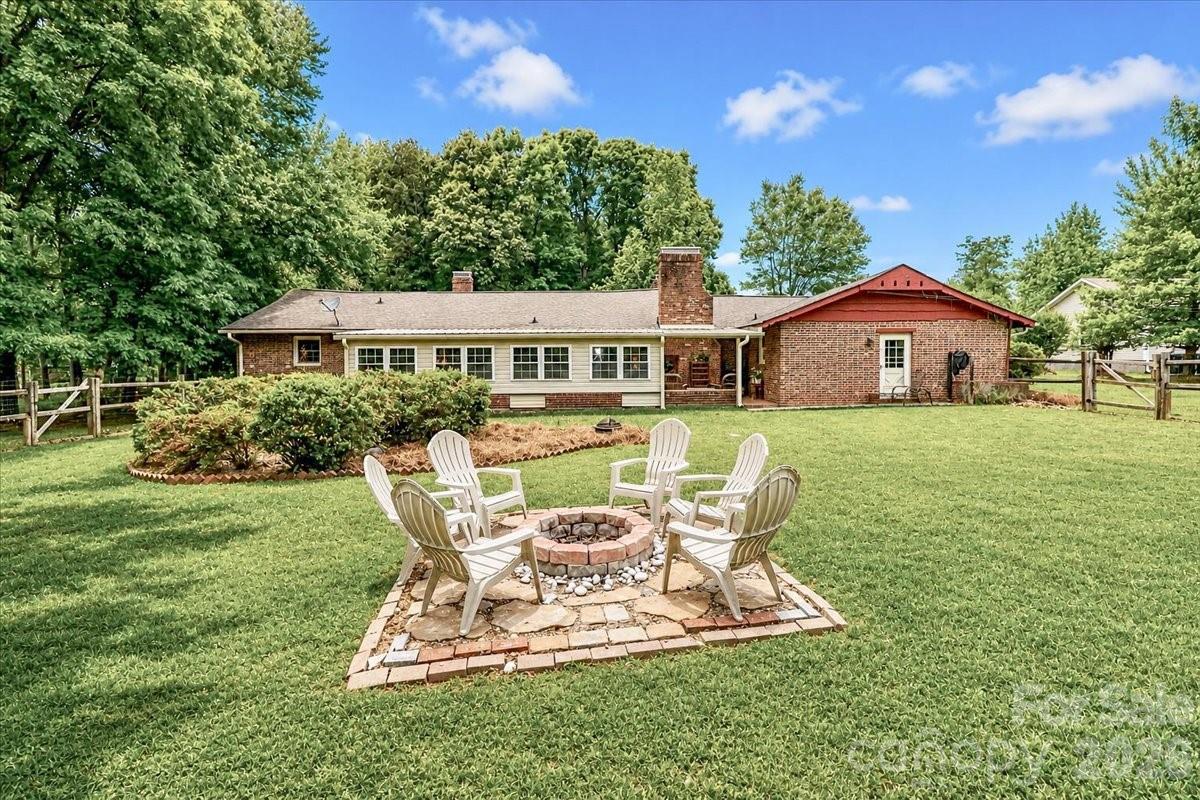 111 Wildflower Lane — Statesville