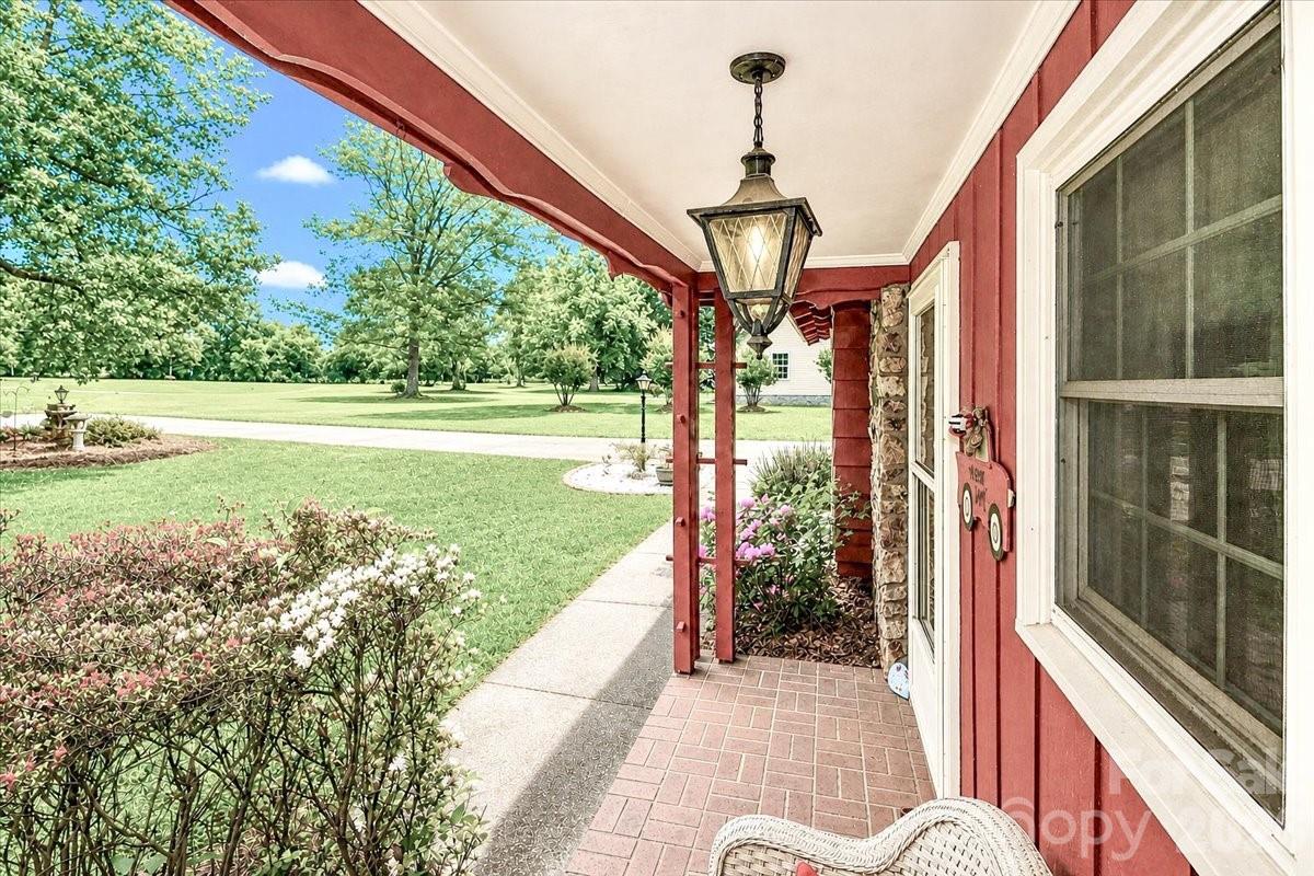 111 Wildflower Lane — Statesville