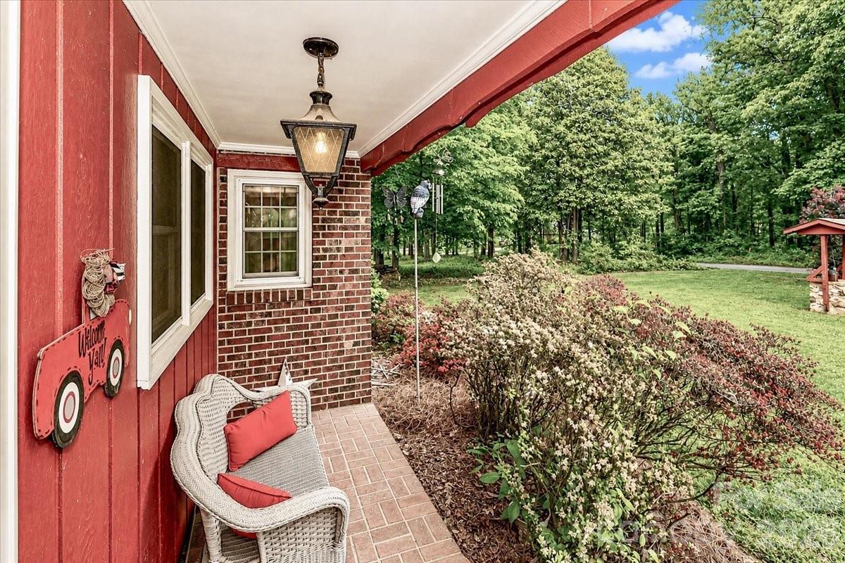 111 Wildflower Lane — Statesville