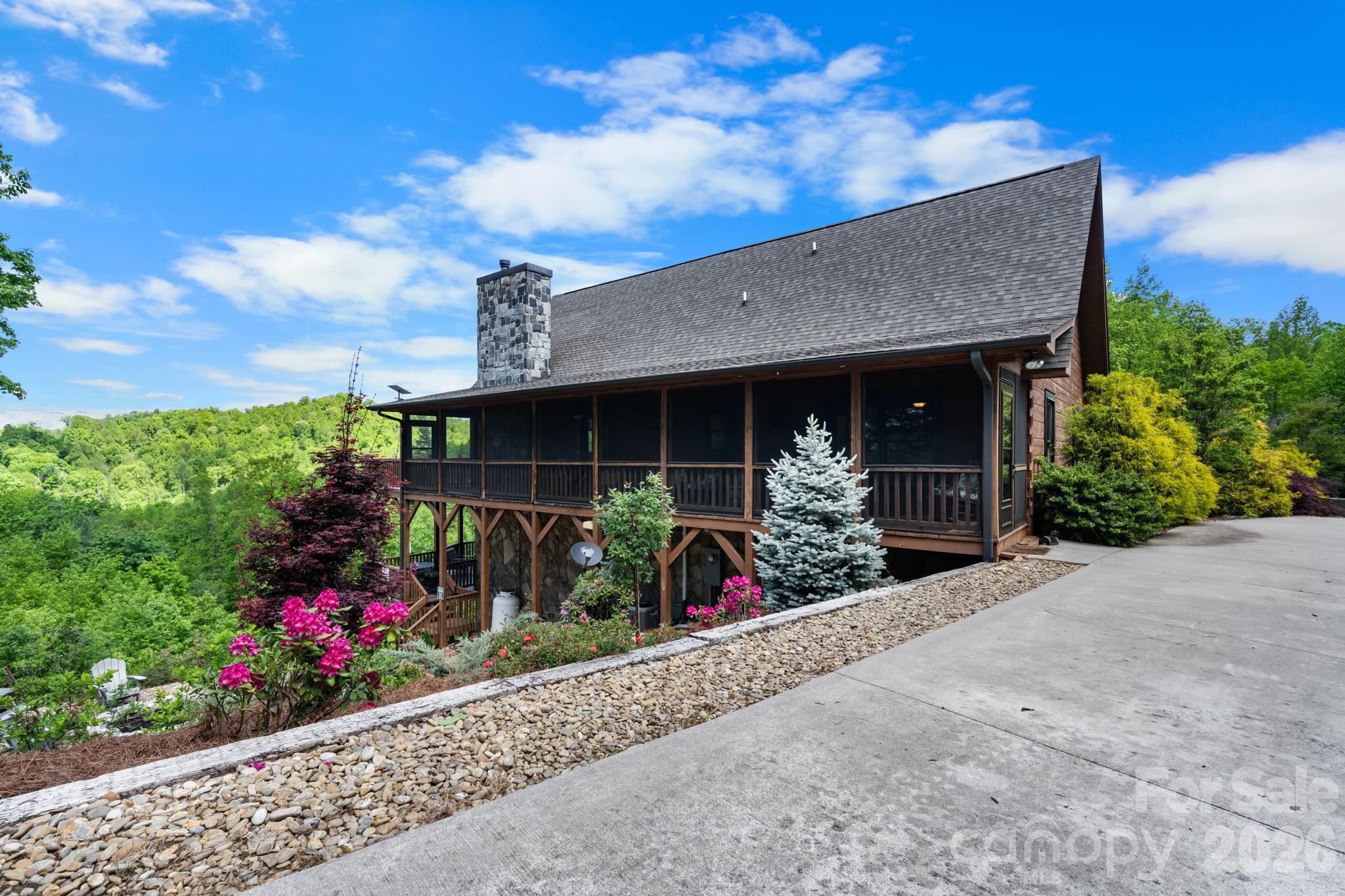 6749 Fire Crest Lane — Lenoir