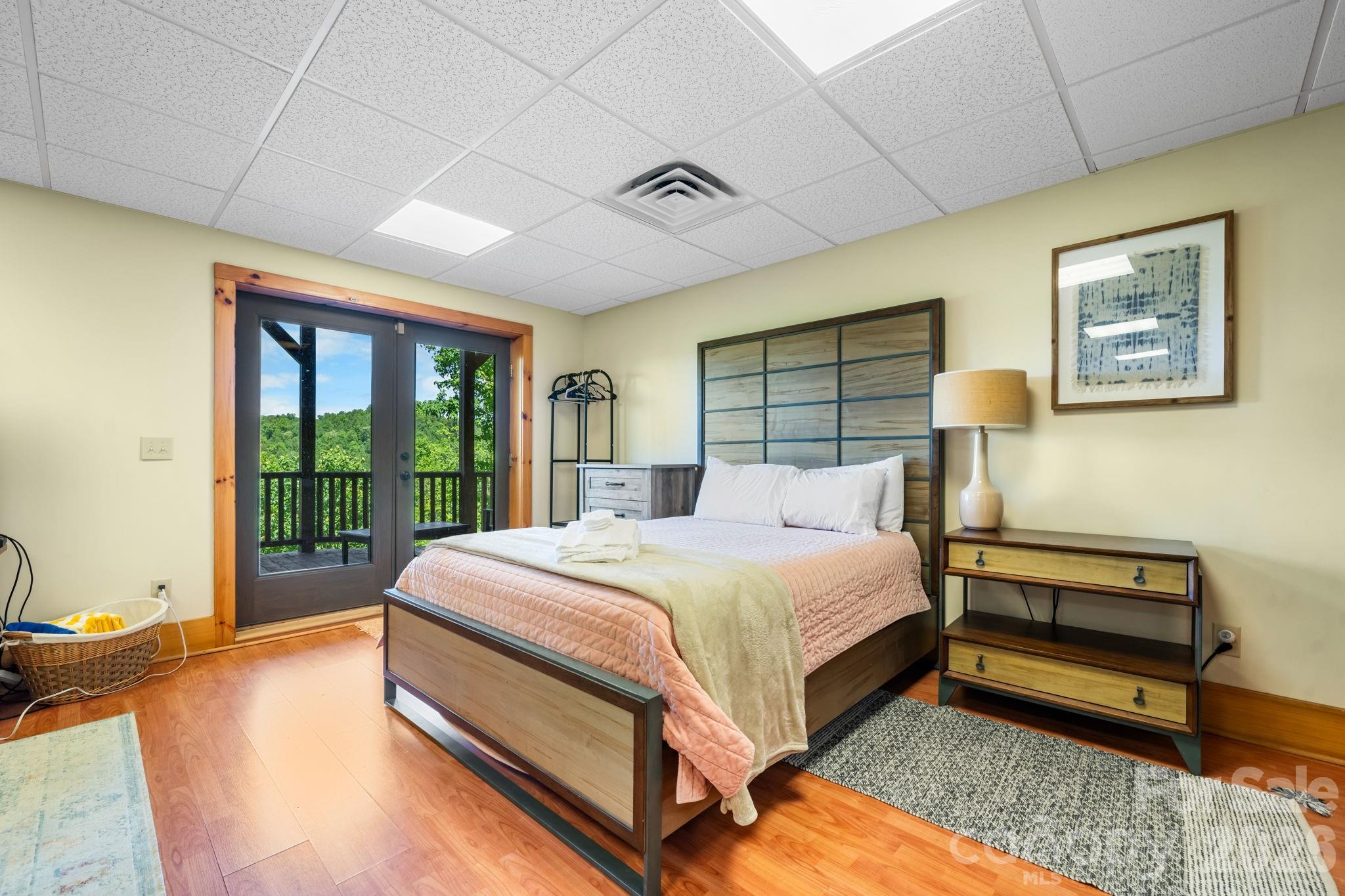 6749 Fire Crest Lane — Lenoir