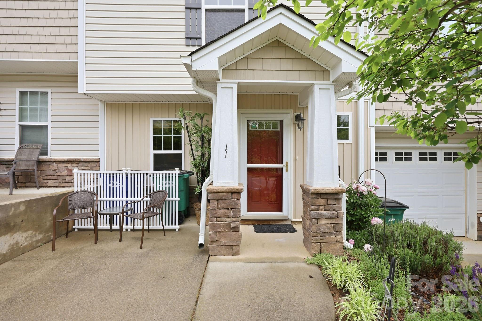 11 Athena Avenue — Weaverville