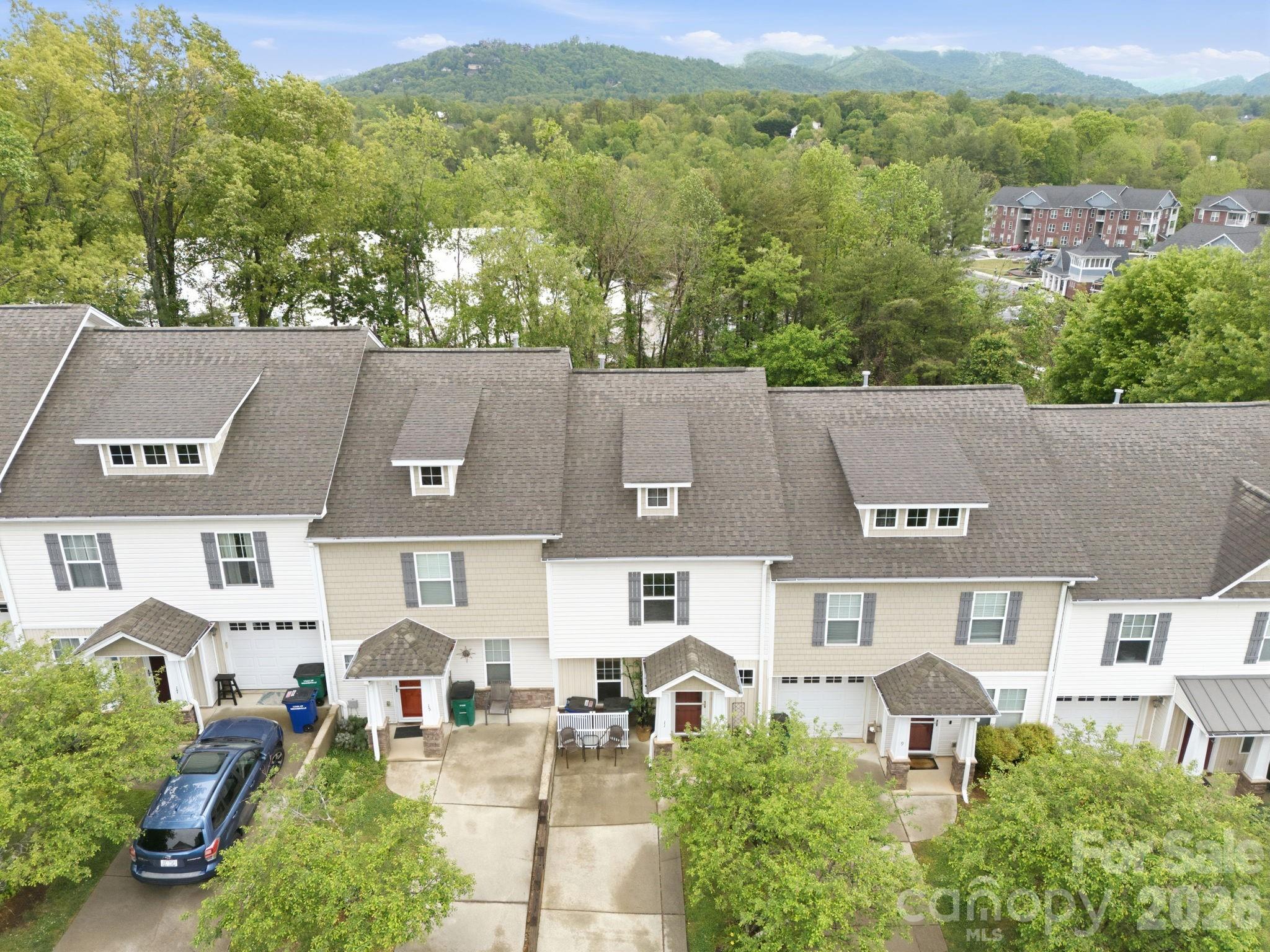 11 Athena Avenue — Weaverville