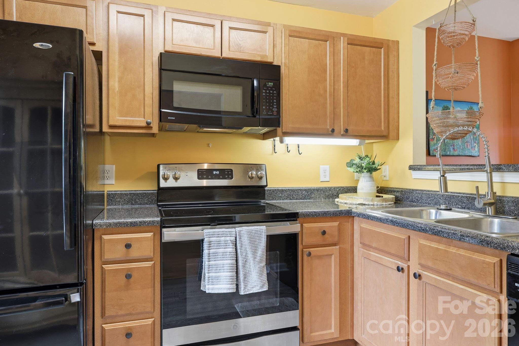 11 Athena Avenue — Weaverville