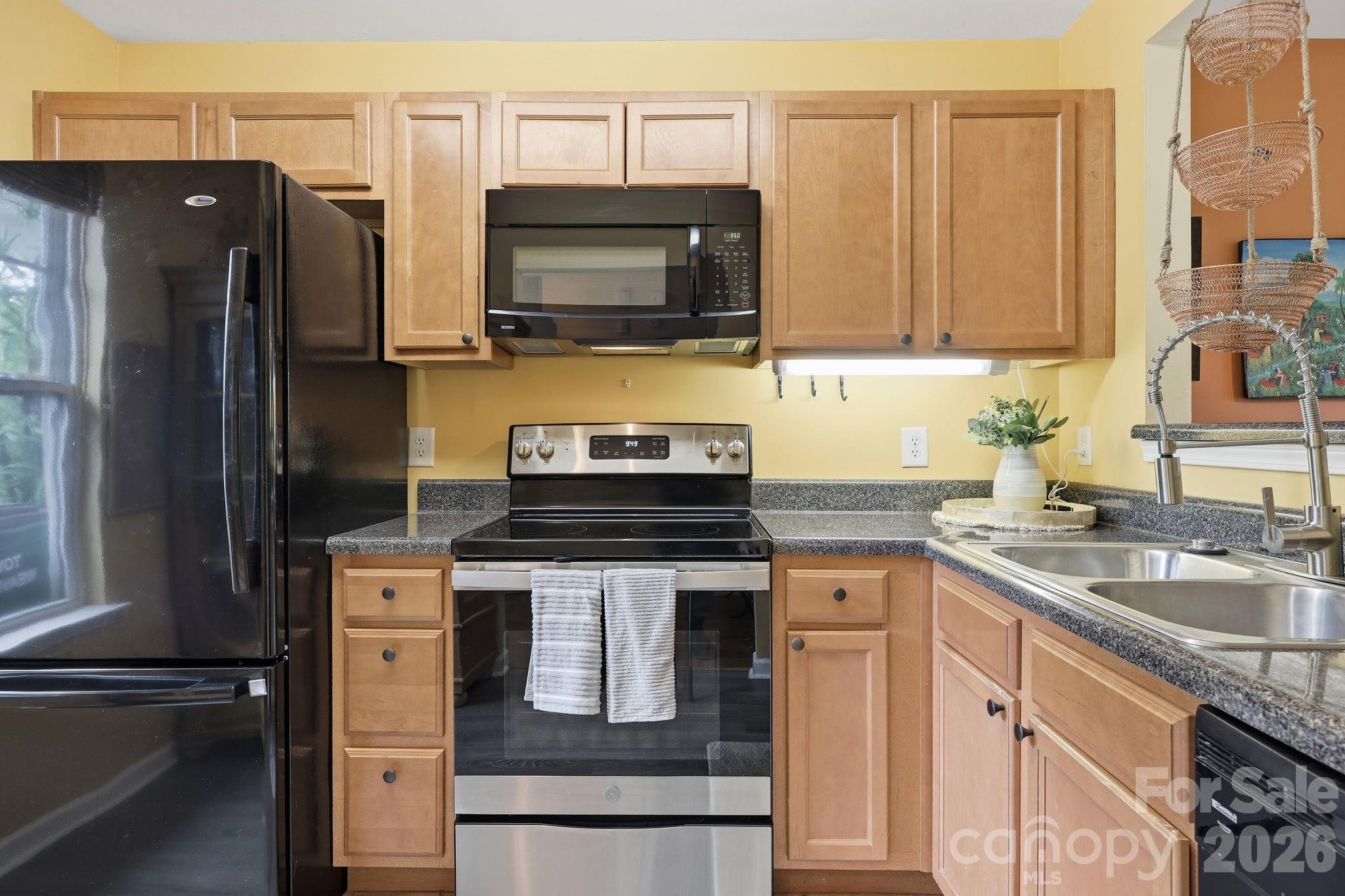 11 Athena Avenue — Weaverville
