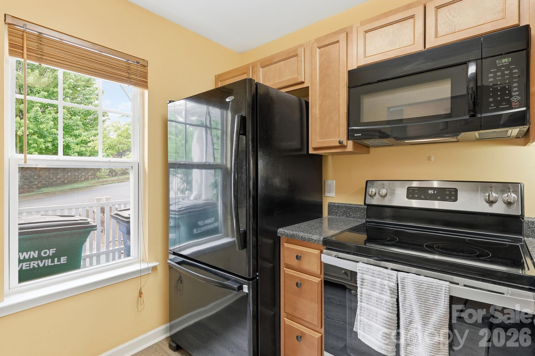 11 Athena Avenue — Weaverville