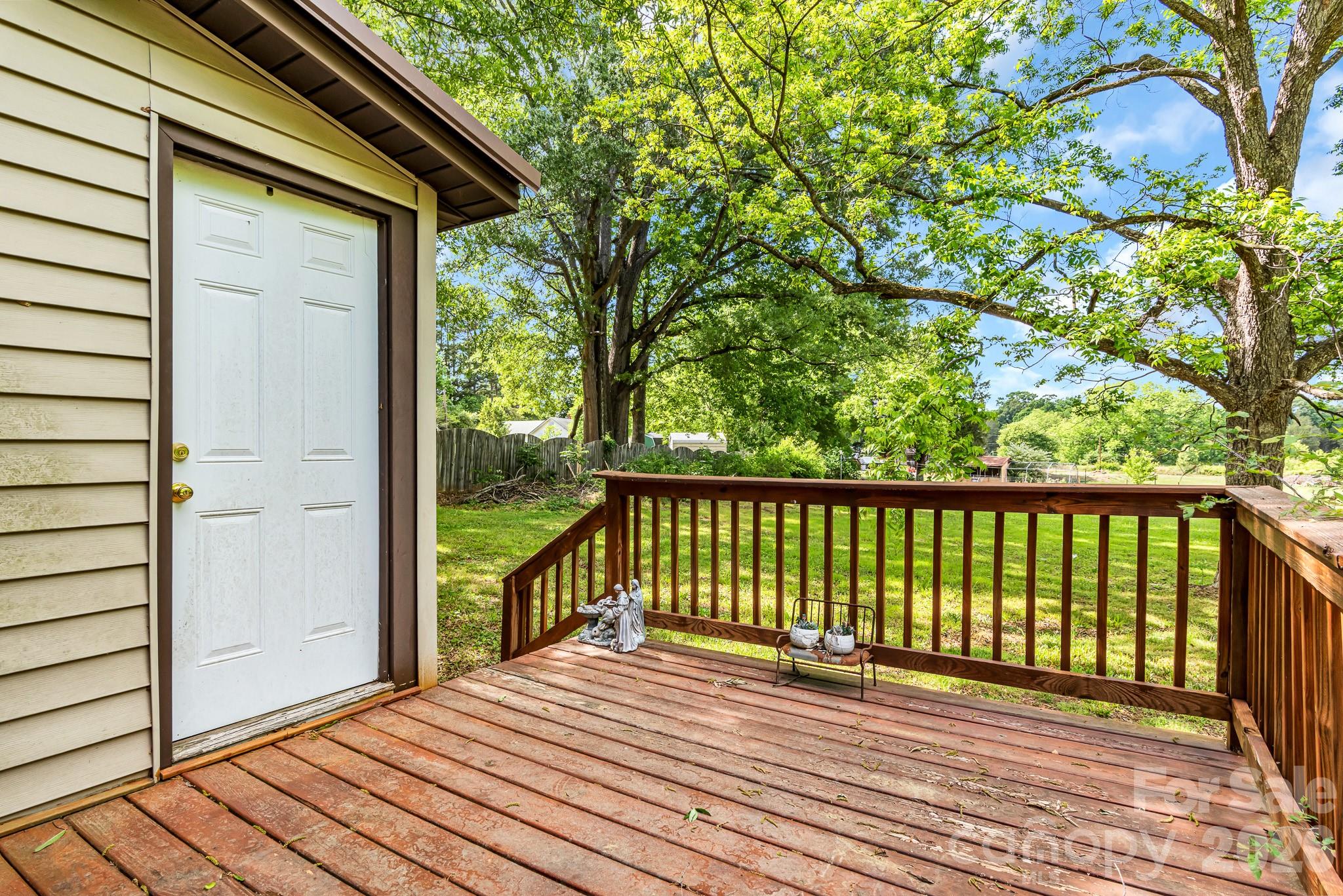 3240 W Innes Street — Salisbury