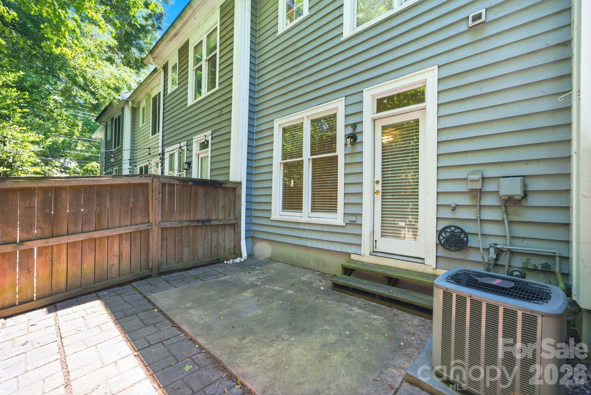 1528 Cleveland Avenue — Charlotte