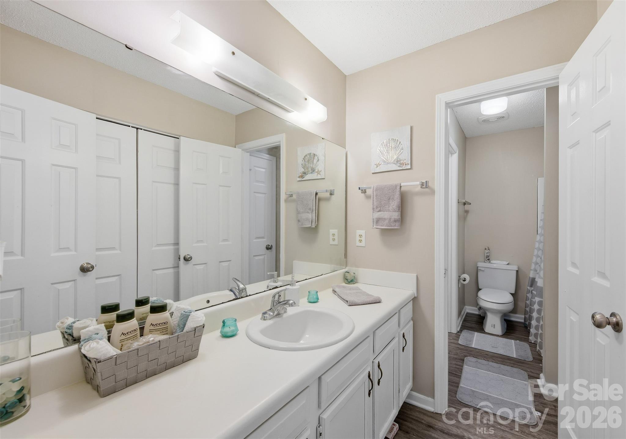 1158 Cloister Place — Columbia