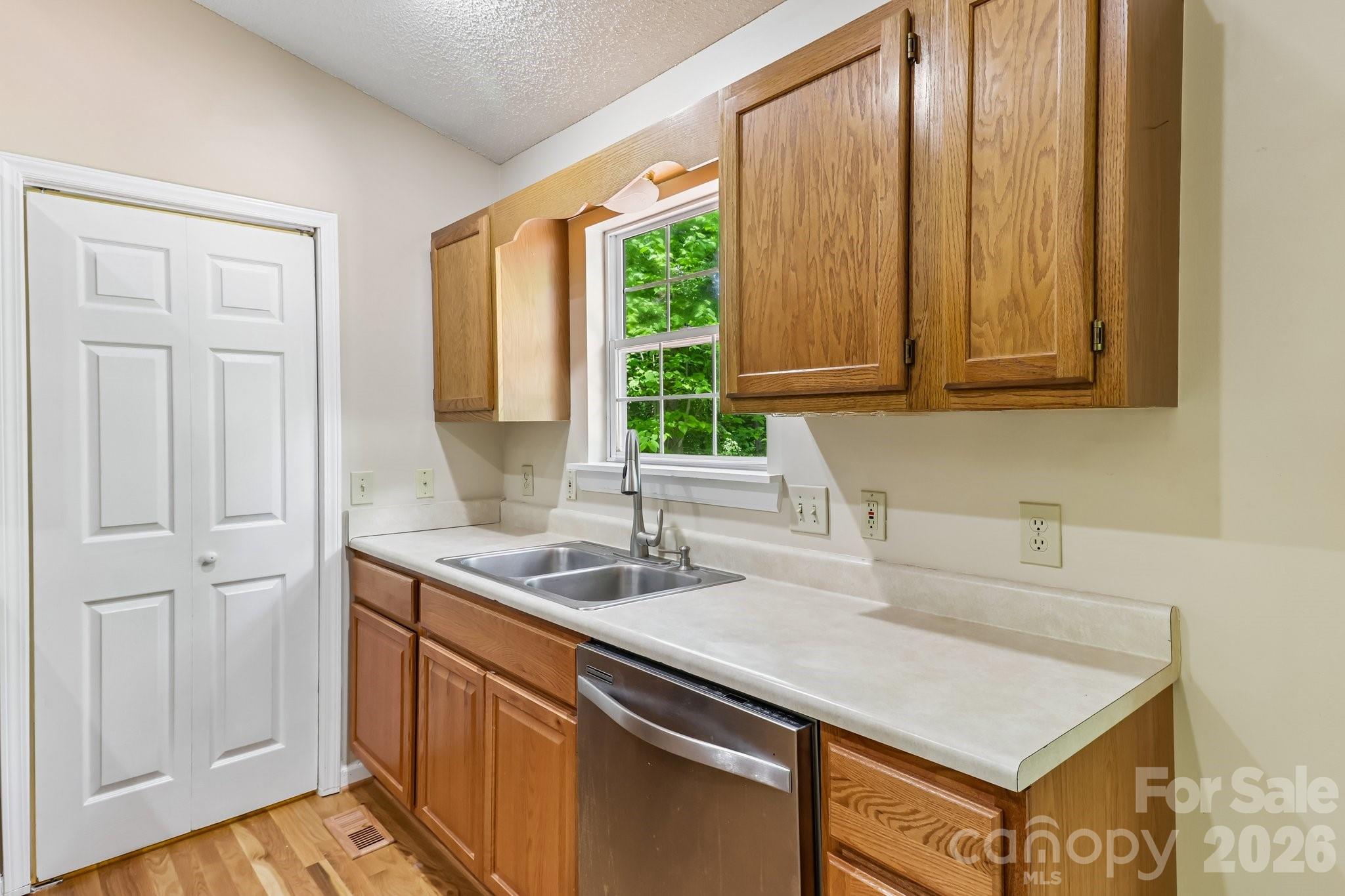 144 Mills Forest Lane — Mooresville