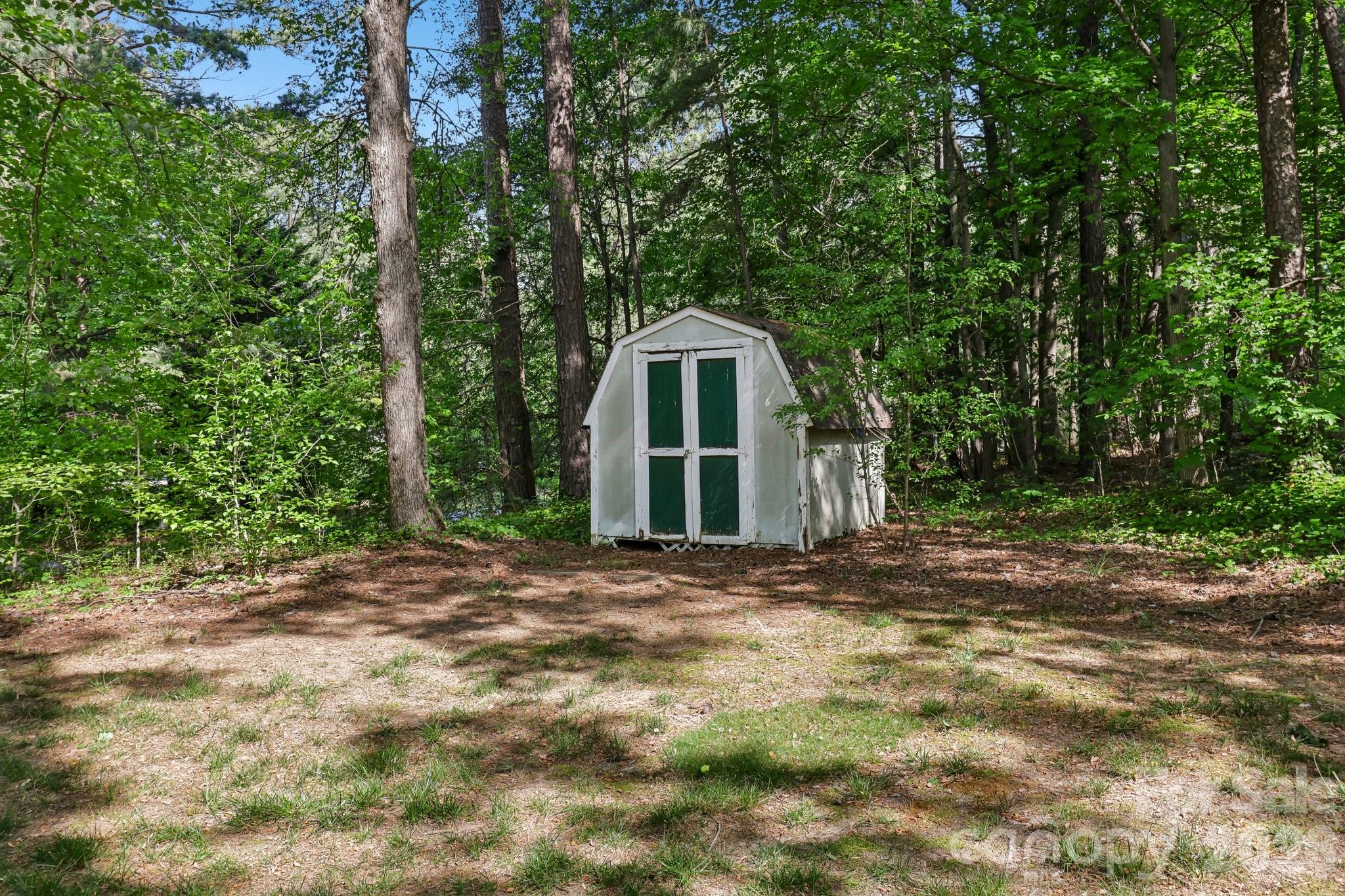 144 Mills Forest Lane — Mooresville