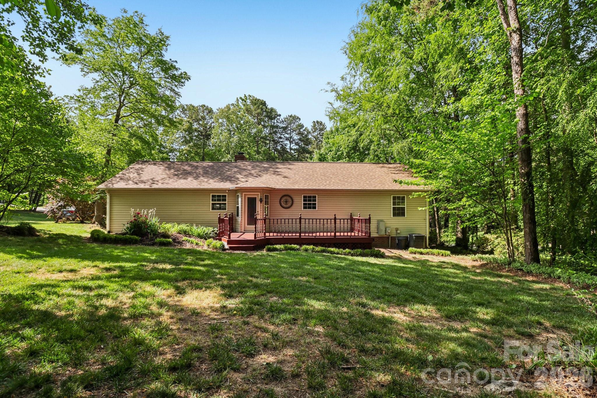 144 Mills Forest Lane — Mooresville