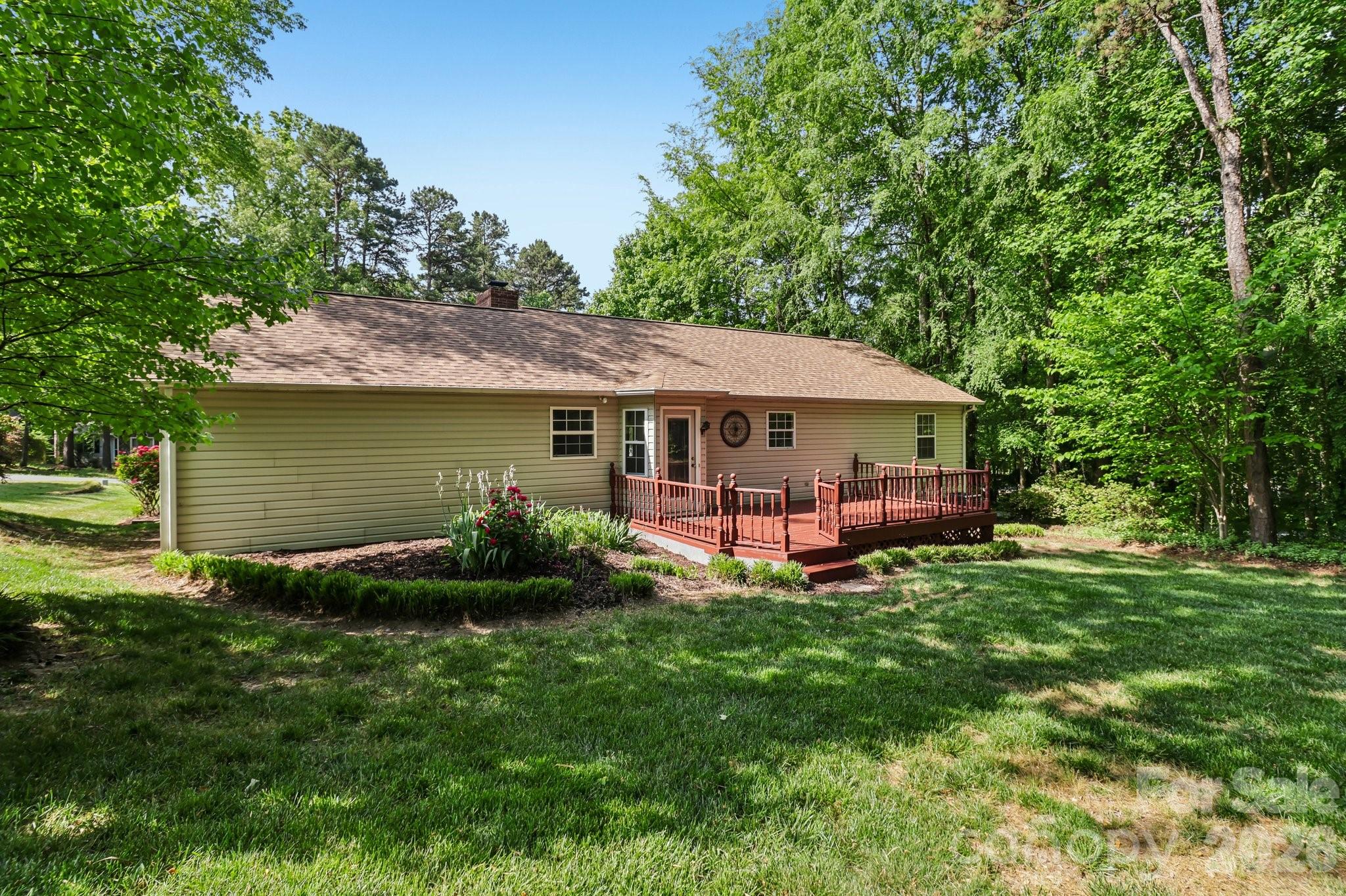 144 Mills Forest Lane — Mooresville