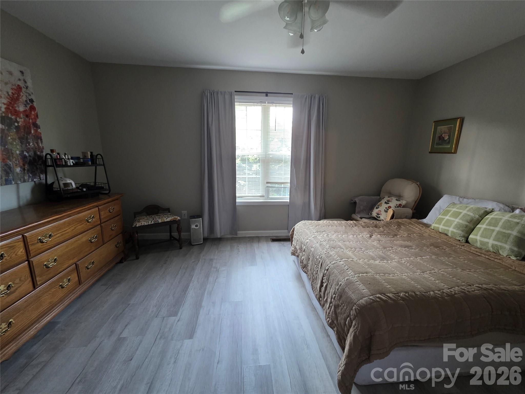 2240 15th Avenue NE #104 — Hickory
