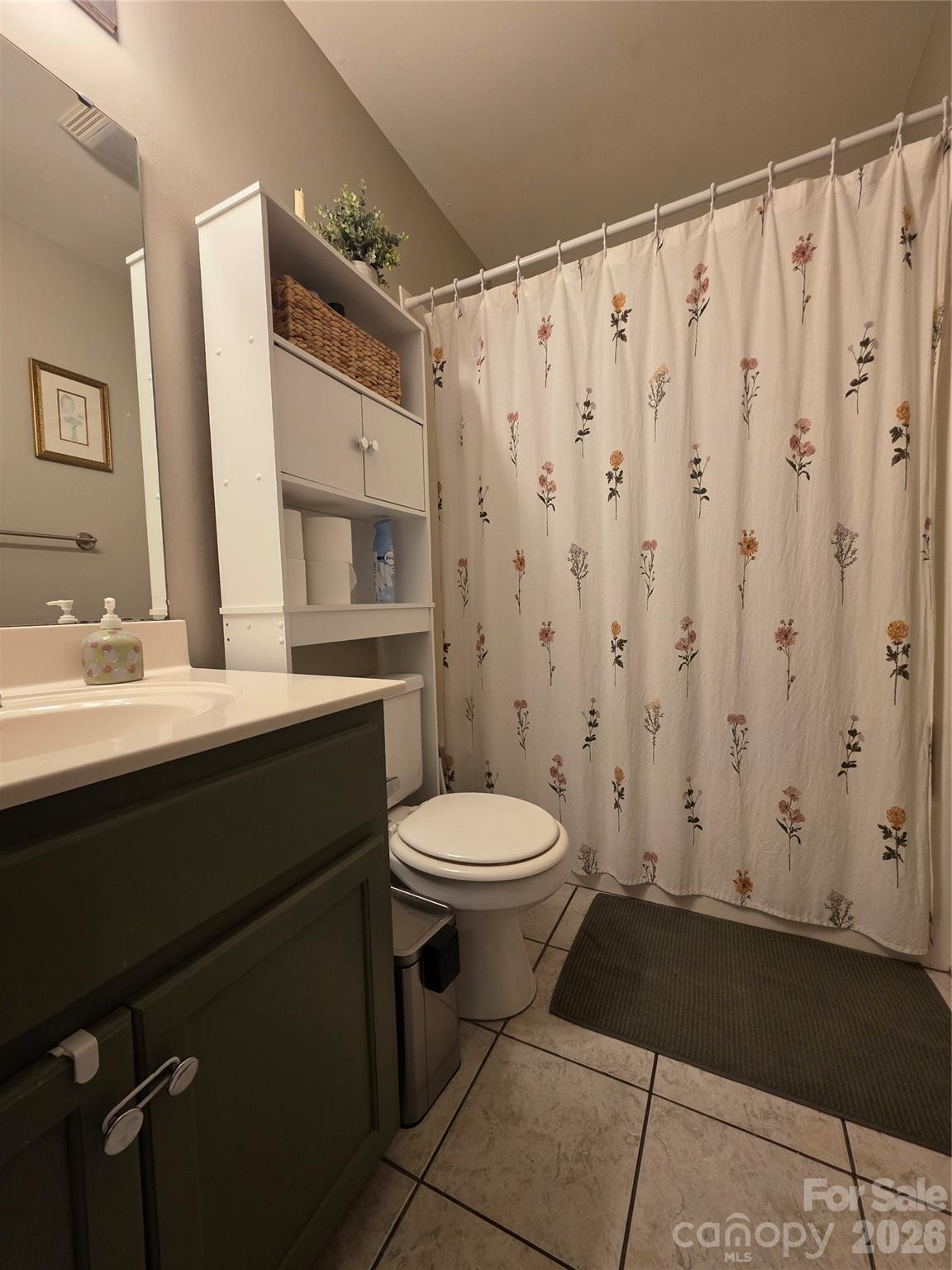 2240 15th Avenue NE #104 — Hickory