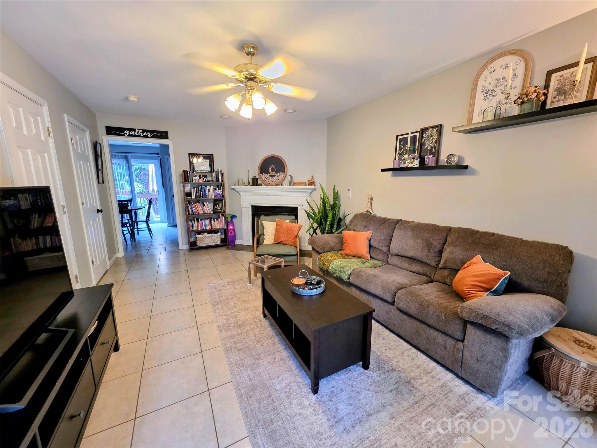 2240 15th Avenue NE #104 — Hickory