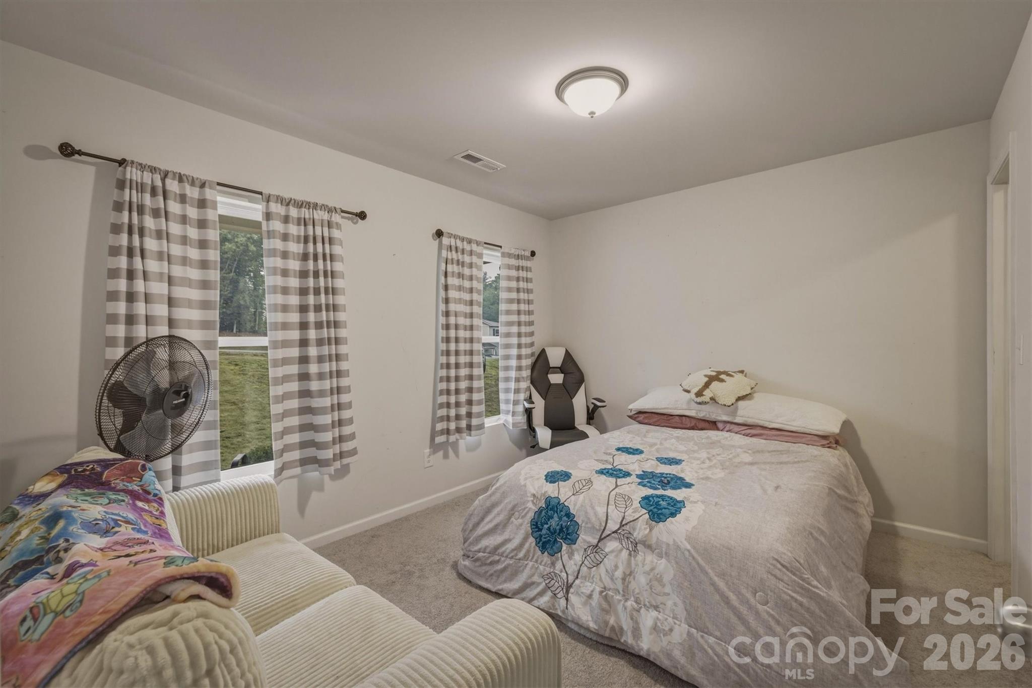 1916 Country Way — Hickory