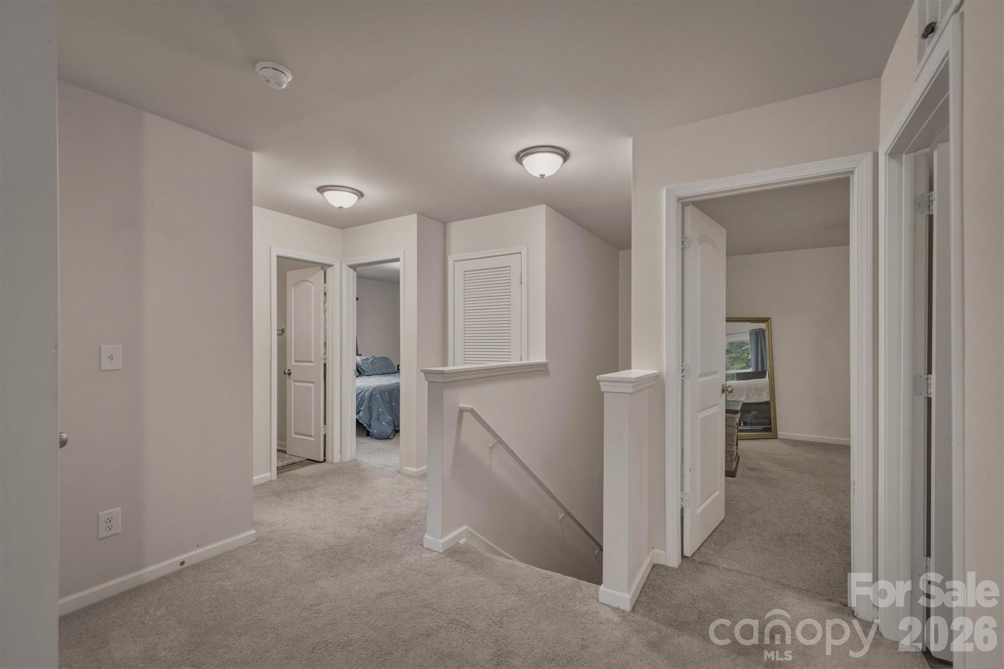 1916 Country Way — Hickory
