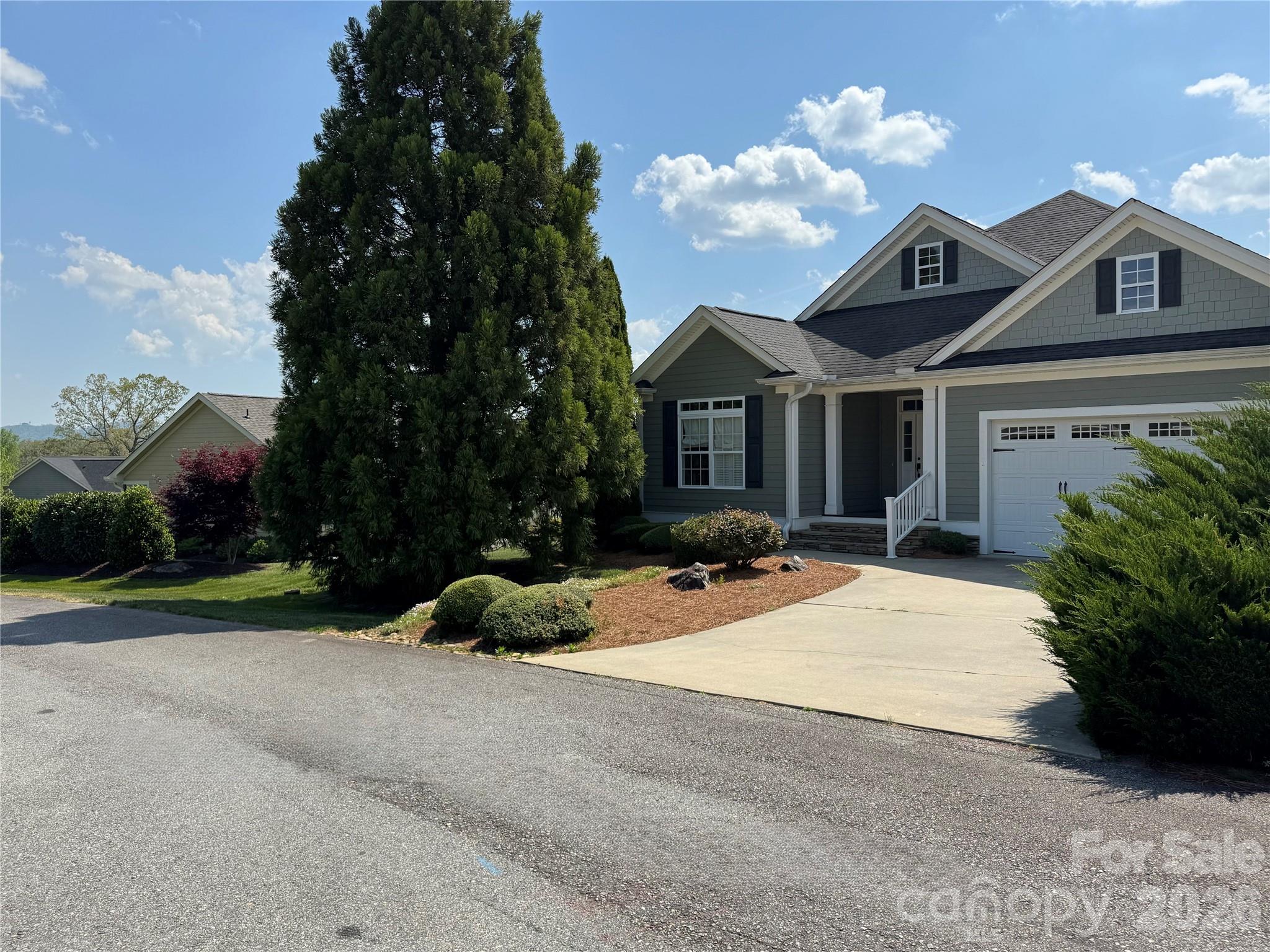 25 Copper Court — Hendersonville