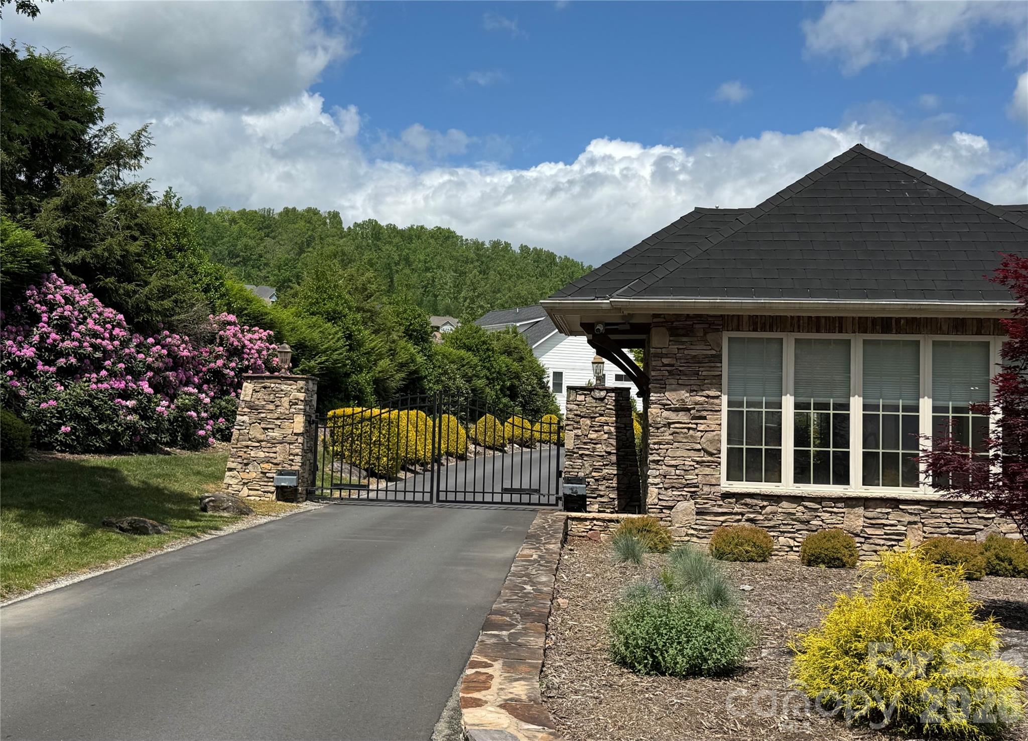 25 Copper Court — Hendersonville