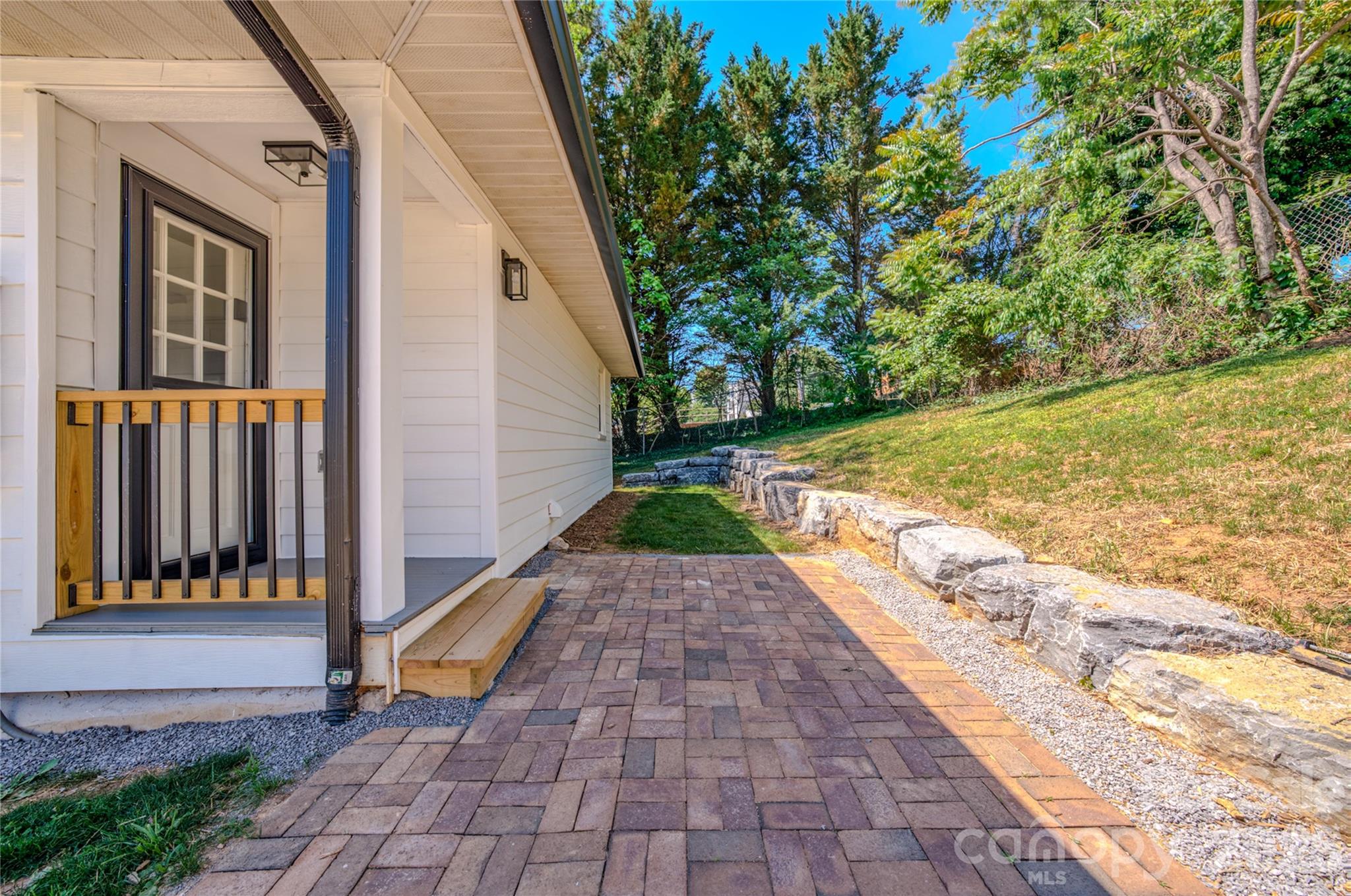 26 Henrietta Street — Asheville